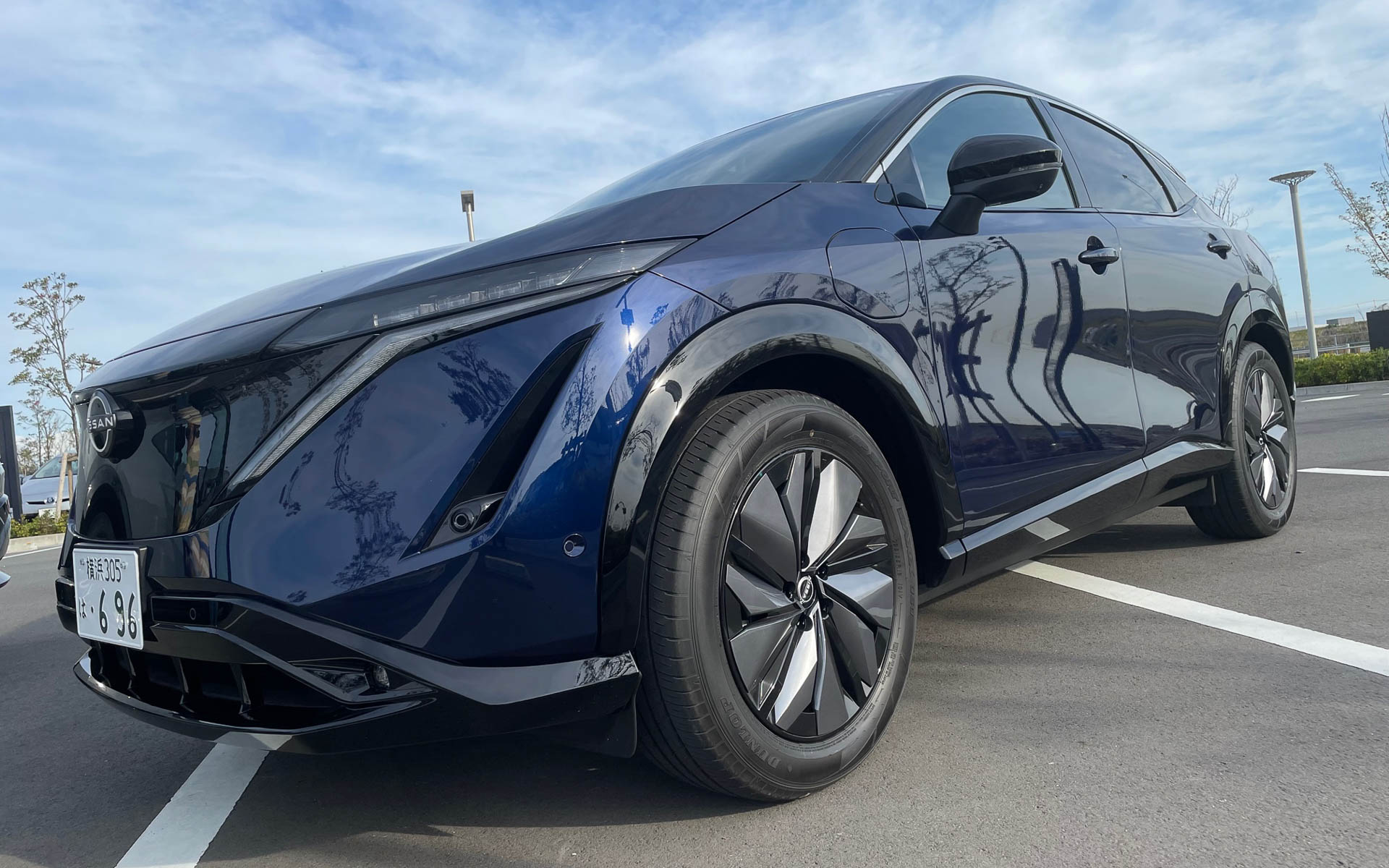 日産・アリア。ローアングルで見るとヌメっとしているところがBEV感がありました