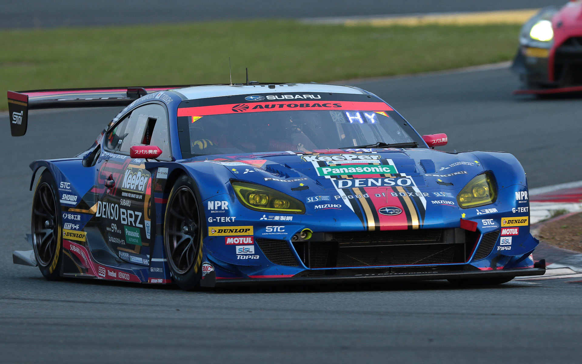 ポールからスタートした61号車 SUBARU BRZ R&D SPORT（井口卓人/山内英輝組、DL）は3位に