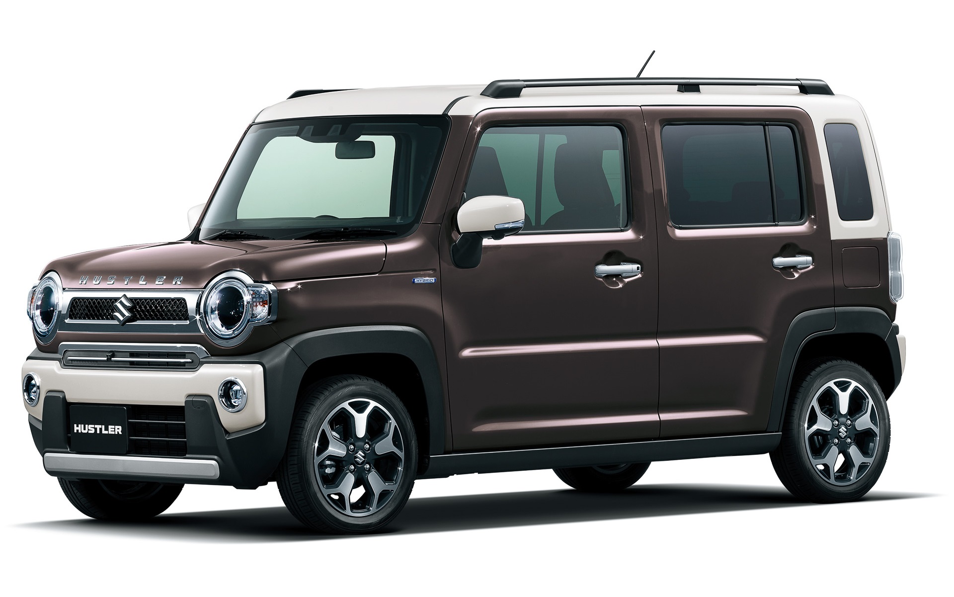 特別仕様車J STYLE II。ボディカラーはアーバンブラウンパールメタリック ソフトベージュ2トーン