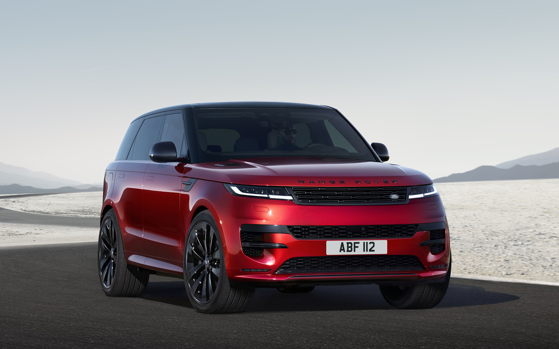 新型「レンジローバースポーツ」を世界初公開