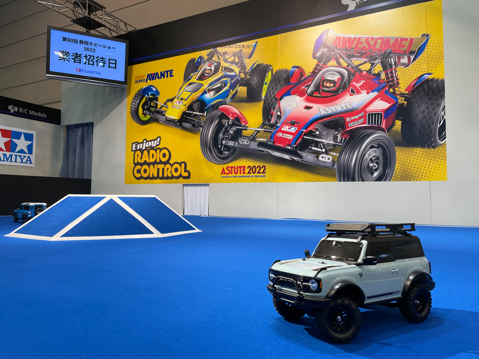 タミヤブースに展示されたRCカーモデル