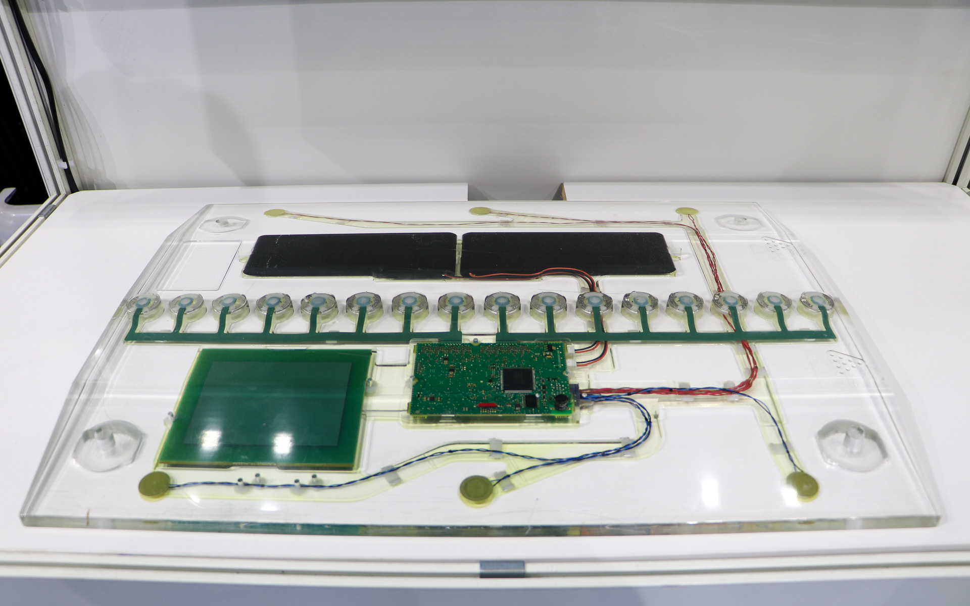 クイックスキャン専用パネルの透視モデル