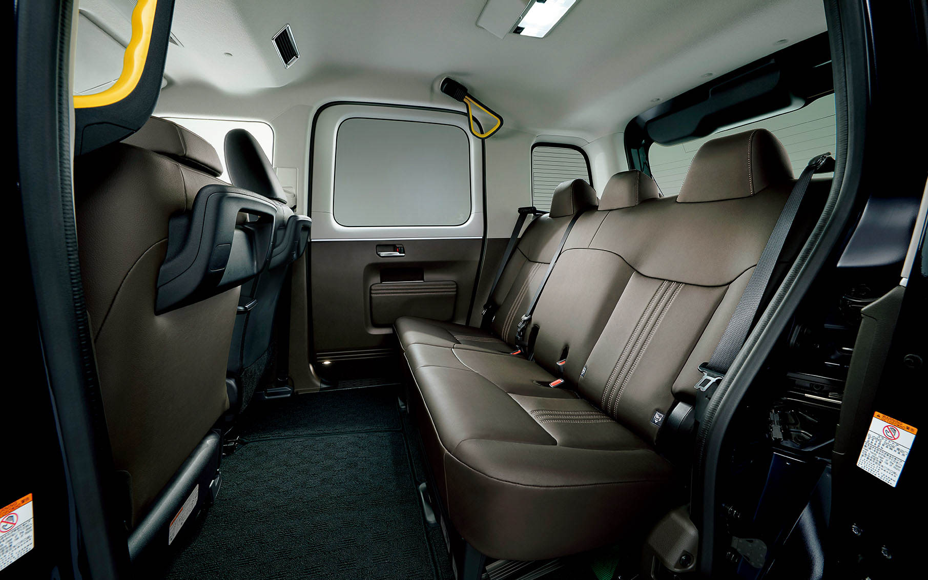 匠（上級グレード）（内装色：黒琥珀）＜オプション装着車＞