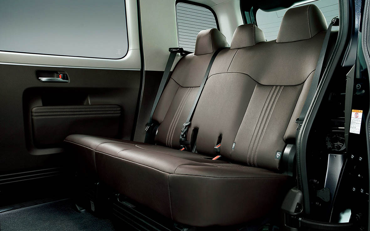 匠（上級グレード）（内装色：黒琥珀）＜オプション装着車＞