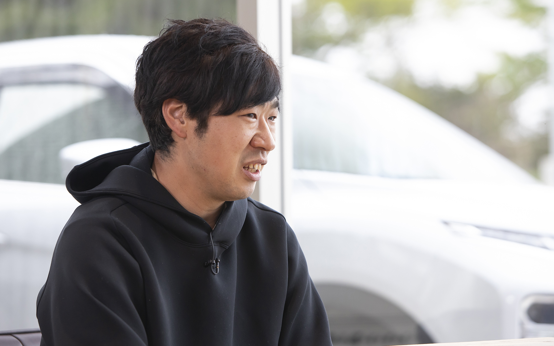 エクリプス クロス PHEVのTV-CMに空撮で走行を追いかけるバージョンがあるが、実際に乗ってみるとCMでの走行シーンと自分が乗っているときの操作感がリンクしているように思えるので、あのCMがとても好印象とのこと