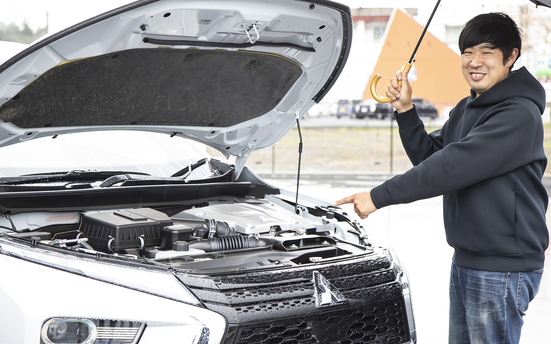 ほとんどの人が経験したことがない長期の停電を経験しているので、バッテリの電気が使えるだけでなく、ガソリンエンジンで発電できることの評価が高い