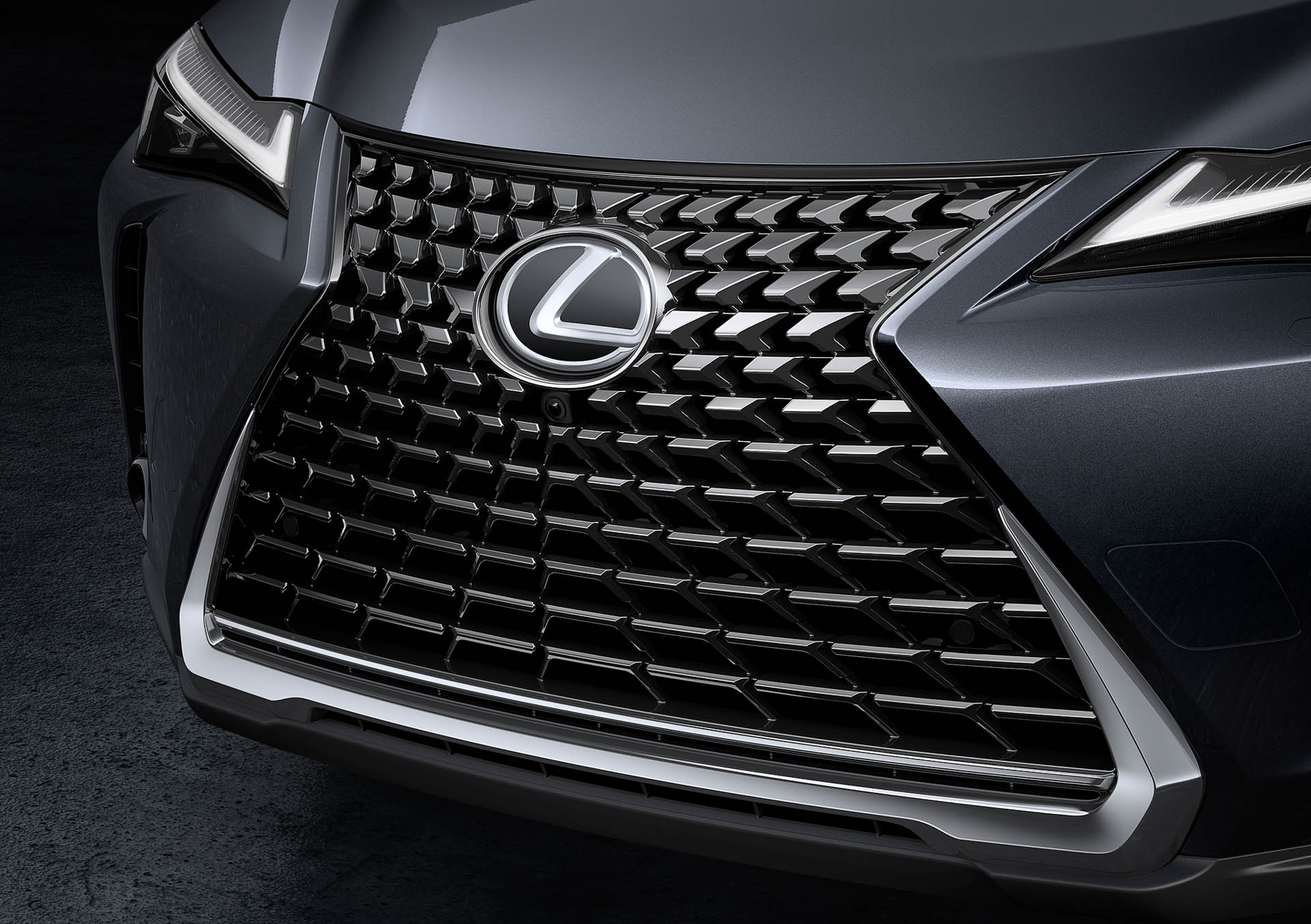 LEXUS UX スピンドルグリル（プロトタイプ）