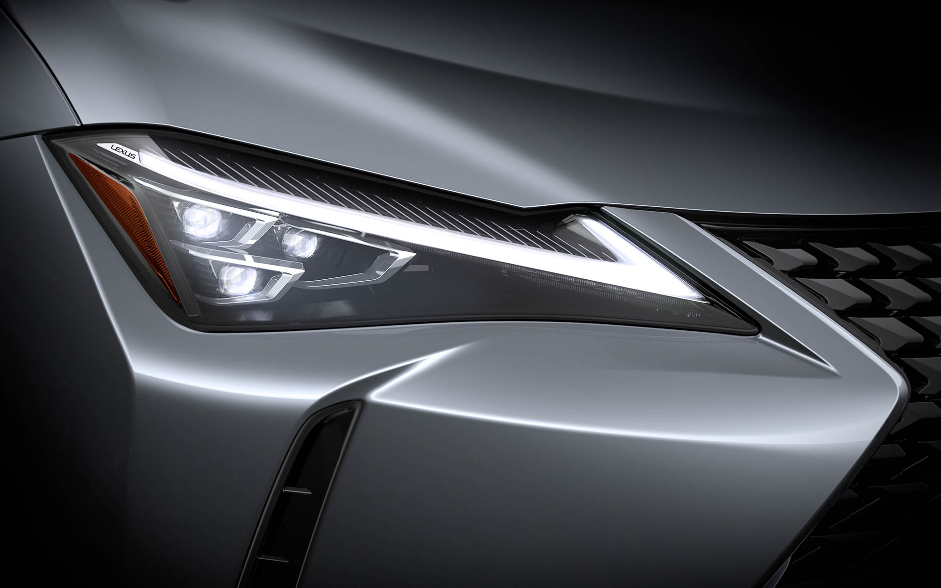 LEXUS UX 三眼ヘッドライト（プロトタイプ）