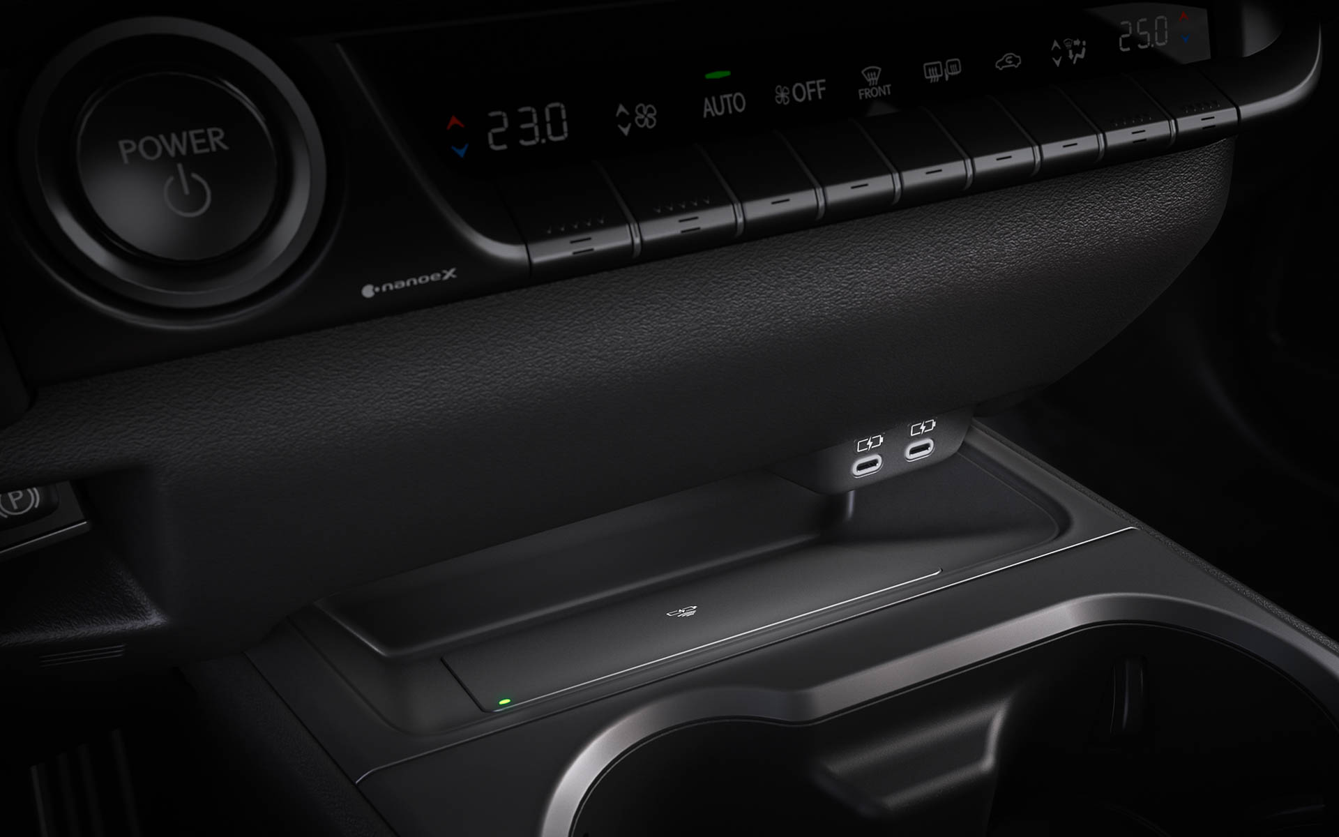 LEXUS UX おくだけ充電/充電用USBコネクタ（Type-C）（プロトタイプ）