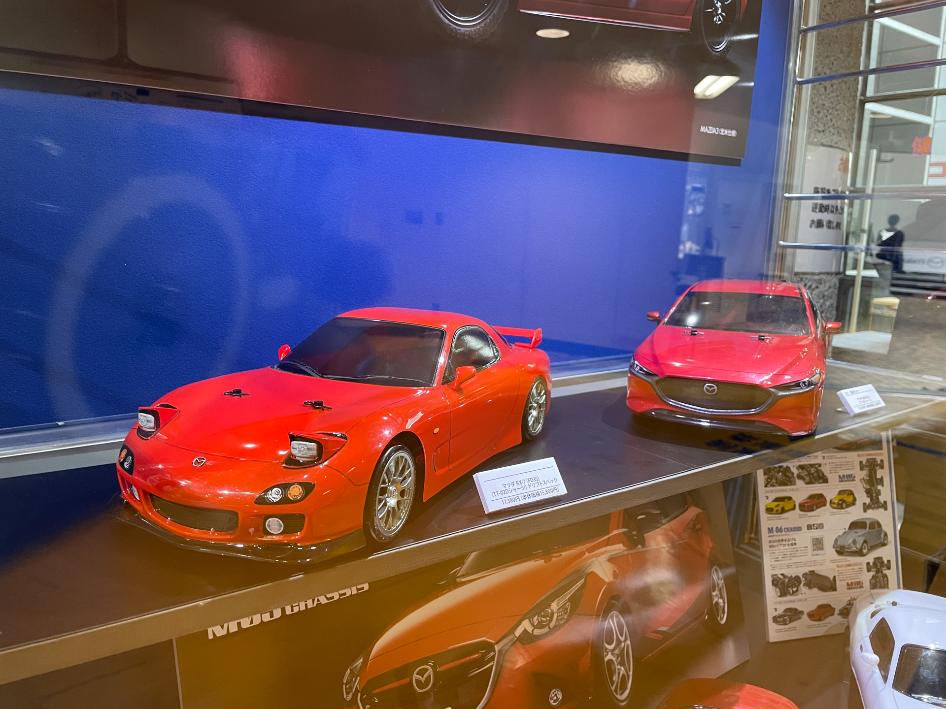 RCカーモデルの展示も