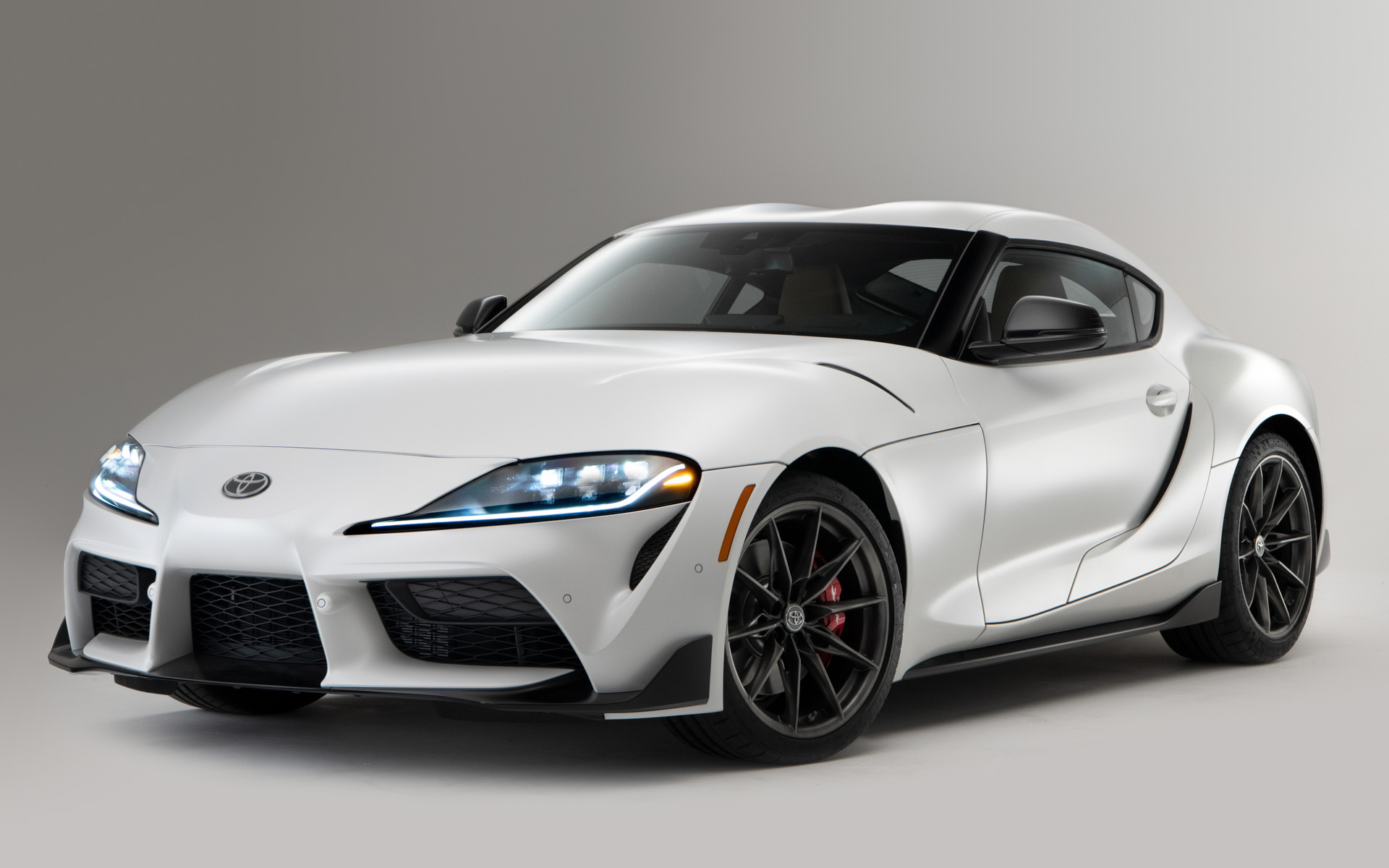 写真はスープラ（米国仕様、プロトタイプ）