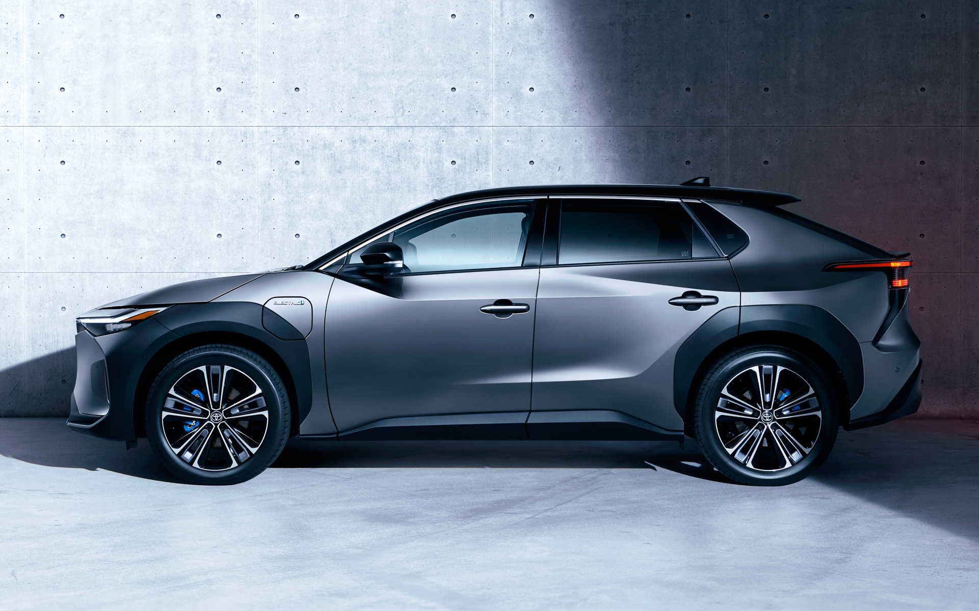 トヨタ自動車の新型BEV「bZ4X」