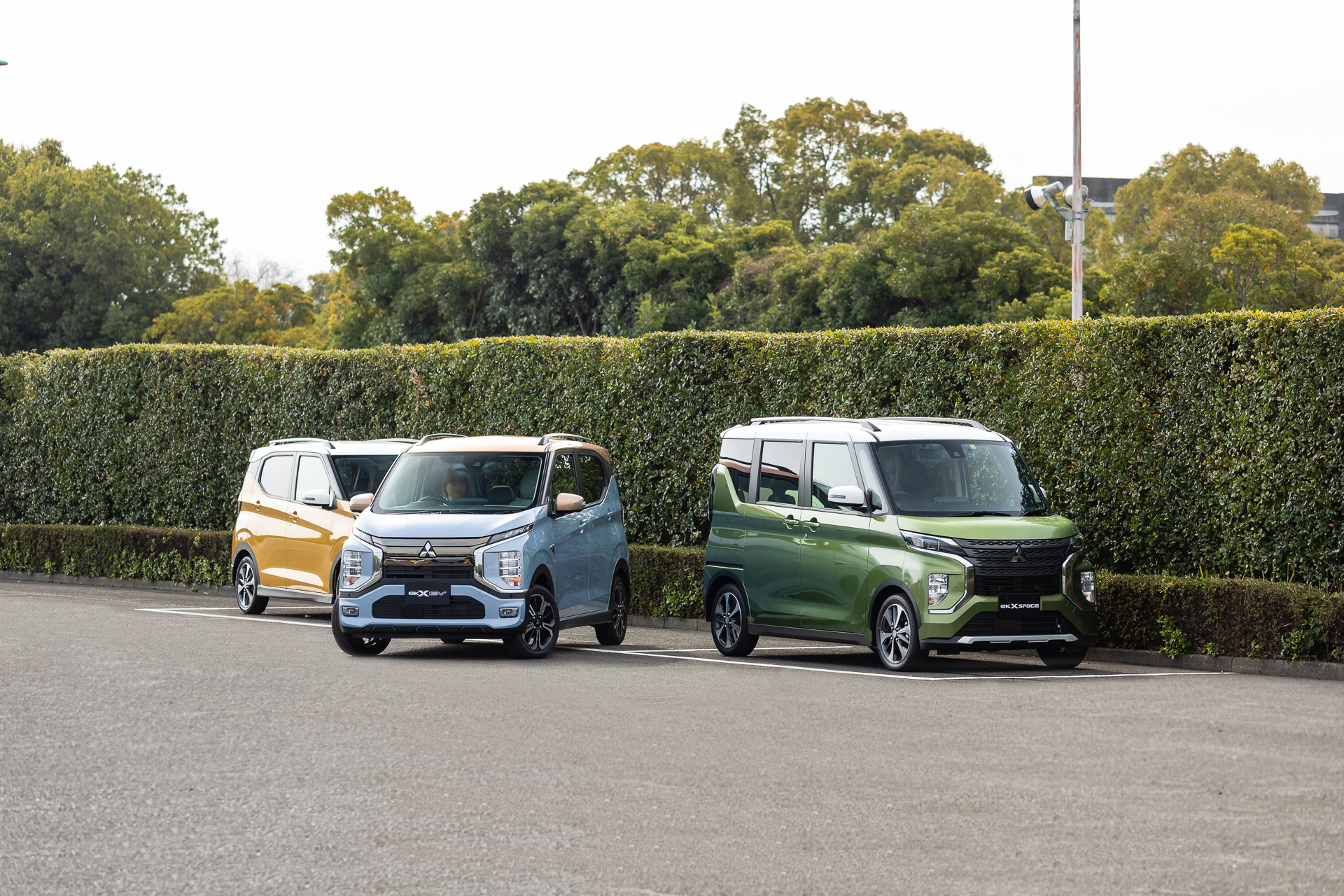 スムーズな車庫入れをサポートする「マイパイロット パーキング」を三菱自動車として初採用