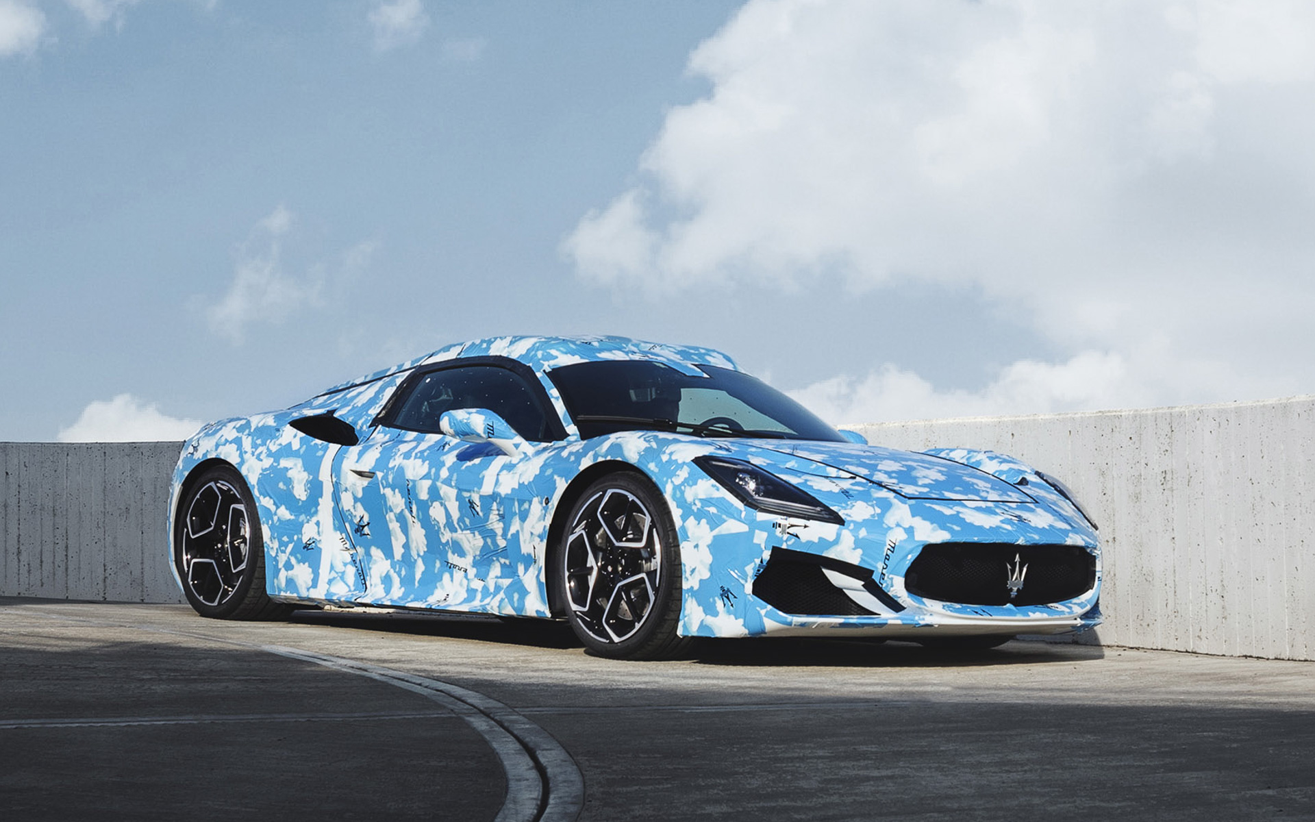 写真はプロトタイプモデル