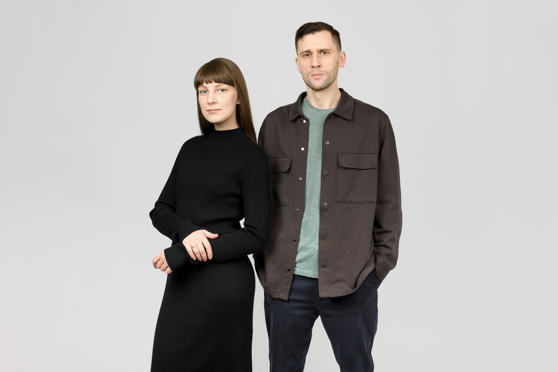 作品名「Sound Eclipse」、入賞者:クリスティーナ・ロギーノワ、シャミール・サハビエフ。作品概要:ノイズキャンセリング技術を活用し、屋外の騒音を打ち消すことで、窓を開けた状態でも静かな室内環境で楽しむことを目指す。窓に設置したデバイスの背面のマイクが騒音を感知し、スピーカーから騒音と同じ振幅で逆位相の音波を出すことで、音波と騒音が合成し、互いに打ち消しあって外からの騒音を軽減する。メンタリング後の進化:単なるノイズキャンセリングデバイス機能だけでなく、日常生活における環境音量のバランスについても探求した