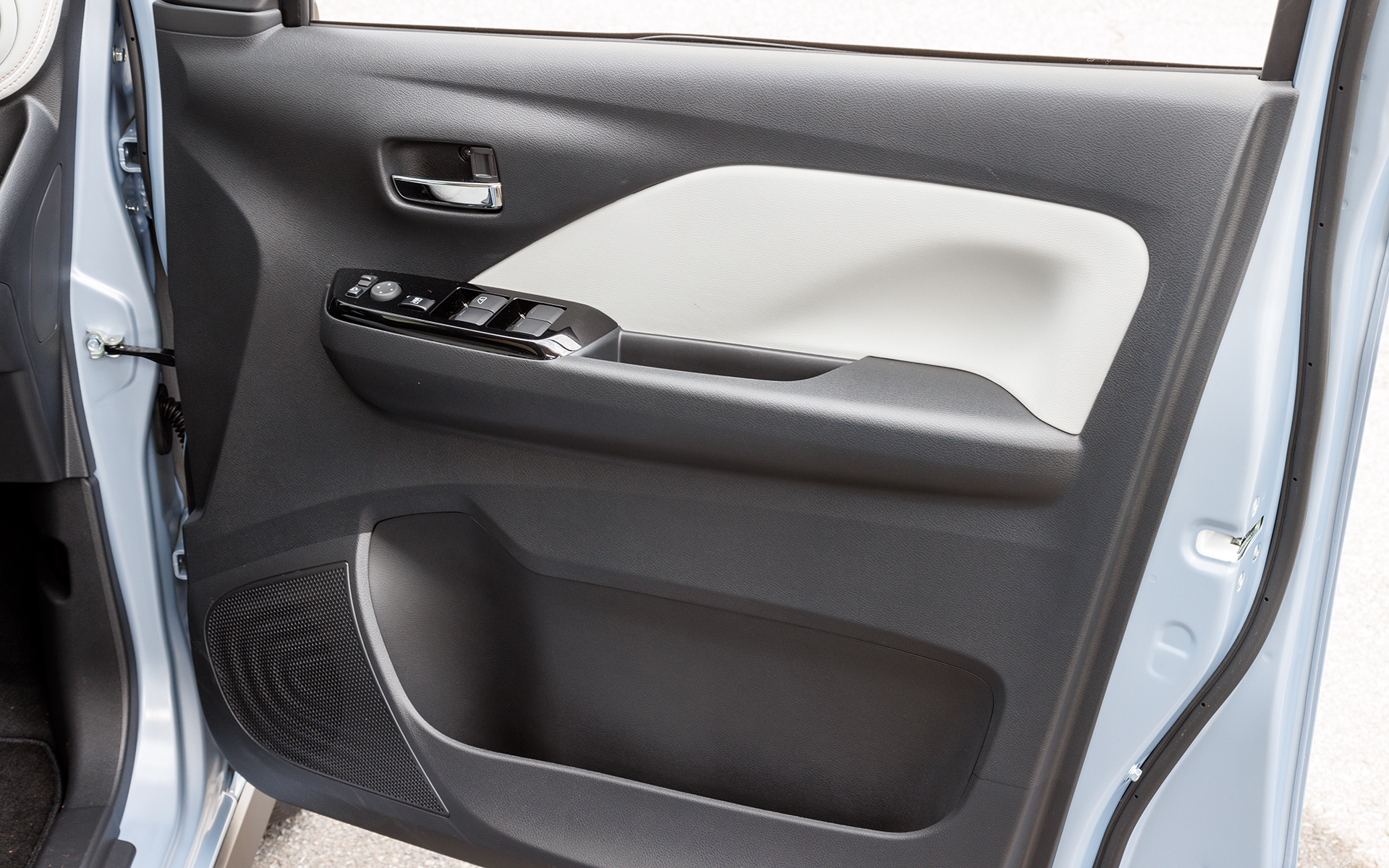 運転席ドアトリム