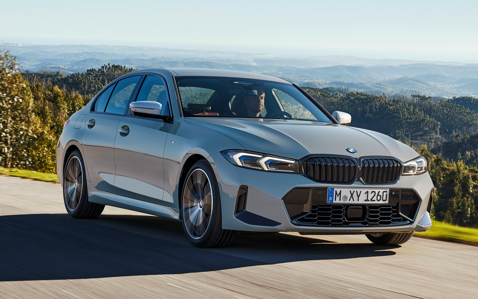 BMWが「3シリーズ セダン/ツーリング」のデザインを刷新した。写真はセダン