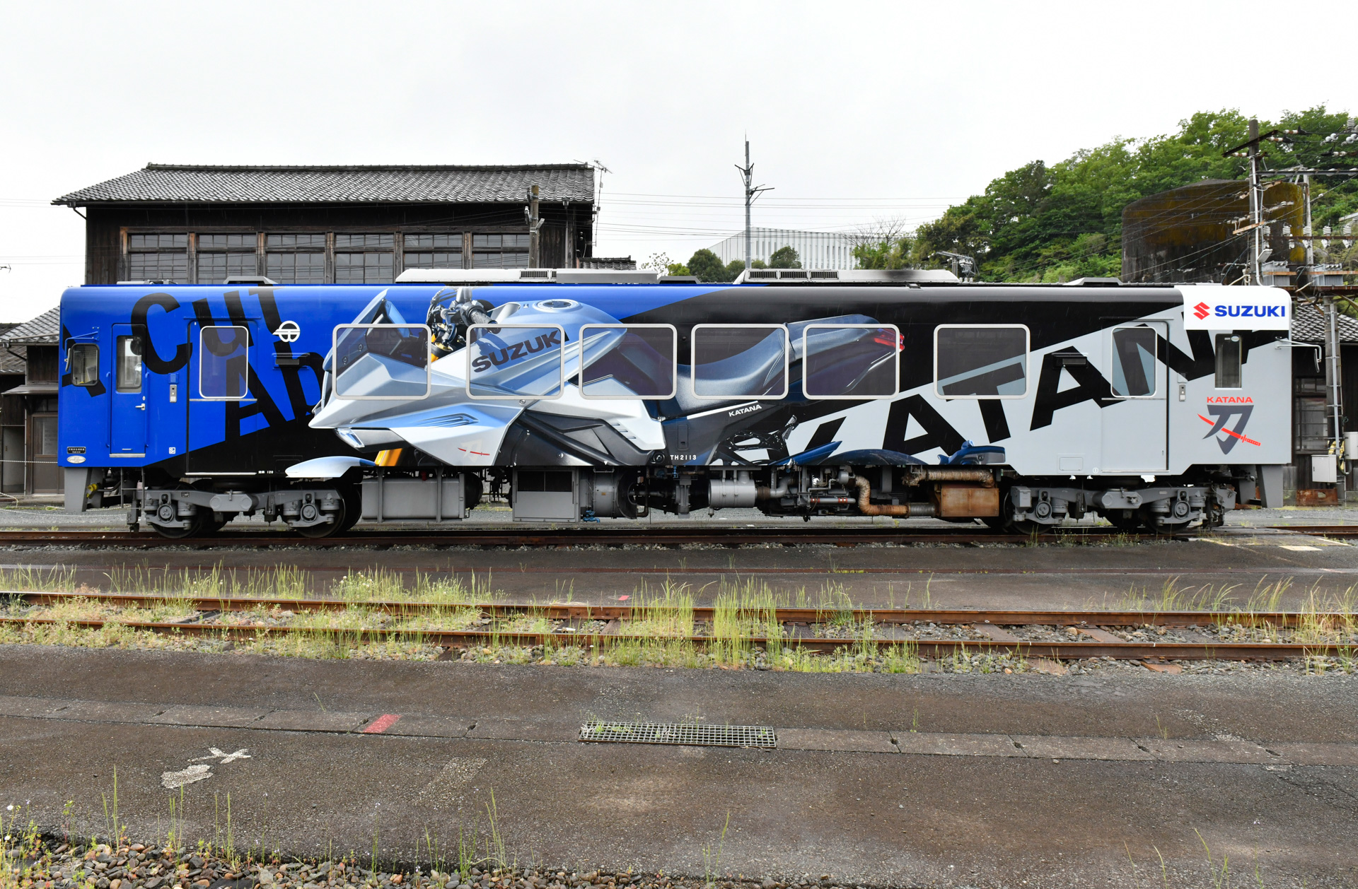 KATANA ラッピング列車