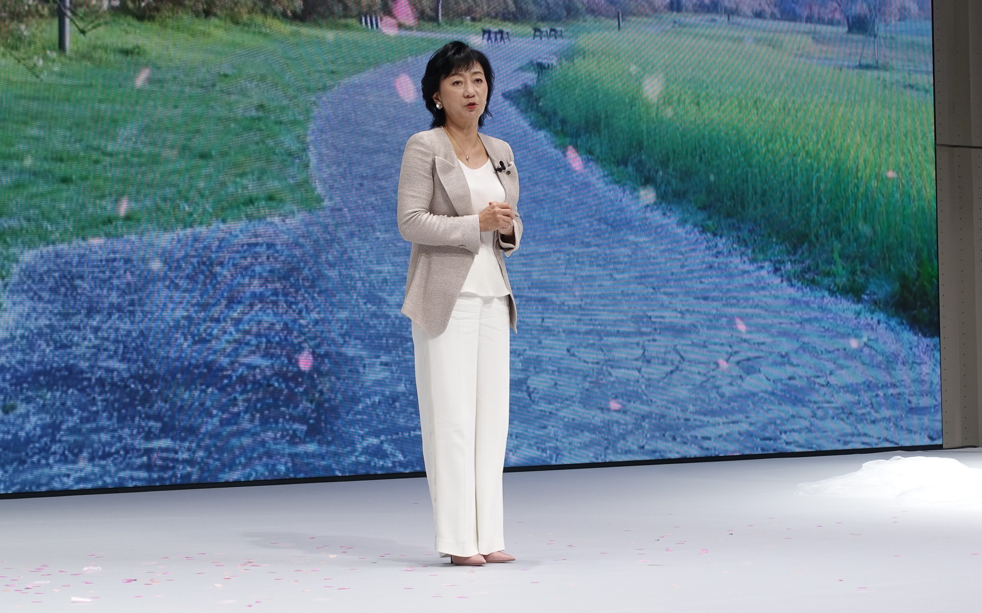 星野副社長は補助金込みで約180万円で購入できるように考慮したという