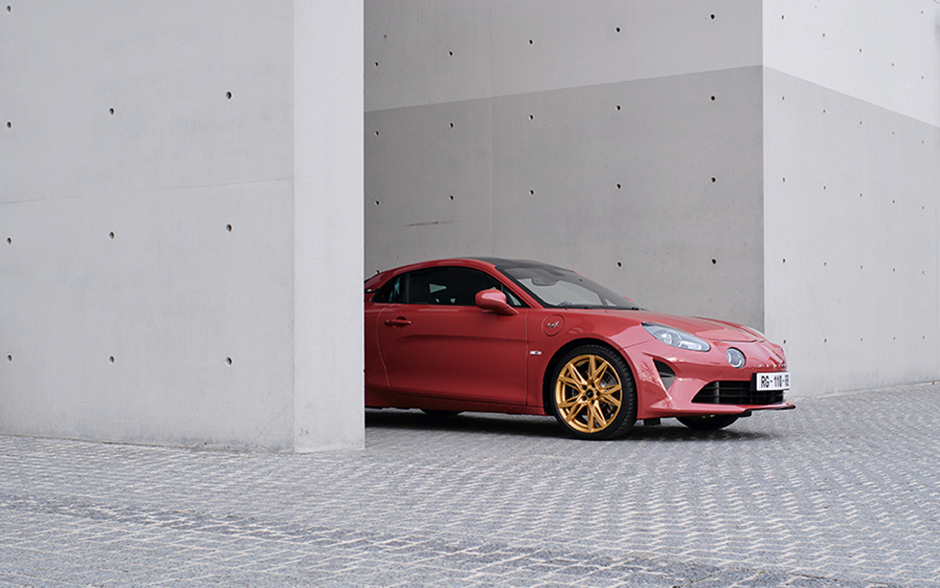 アルピーヌが新型「A110」用に2つの受注生産プログラム「スタンダードオプション」「アトリエアルピーヌ」を開始した