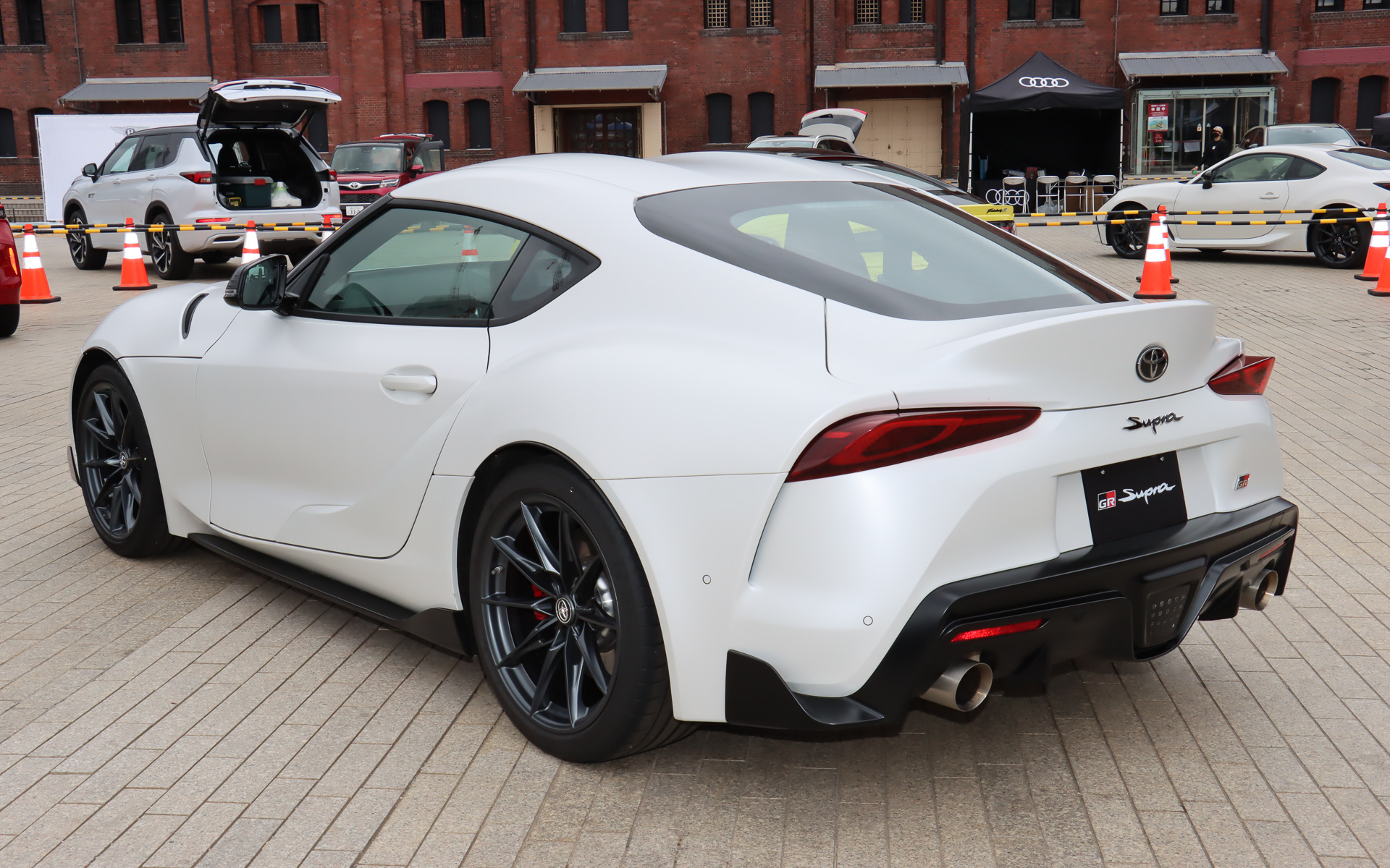 ボディカラーは一部改良で追加になる「マットアバランチホワイトメタリック」