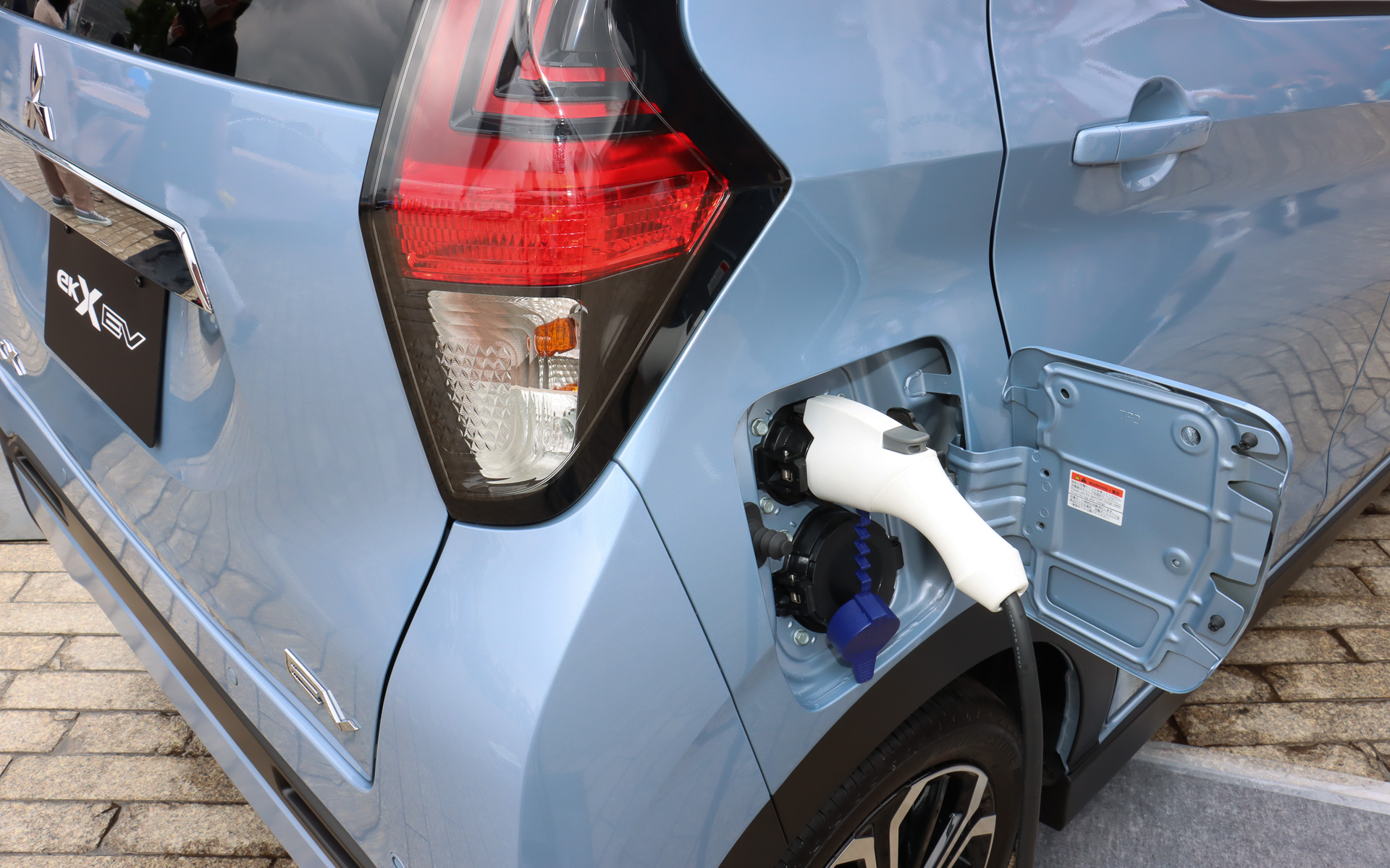 充電ポートをボディ右後方に設定している