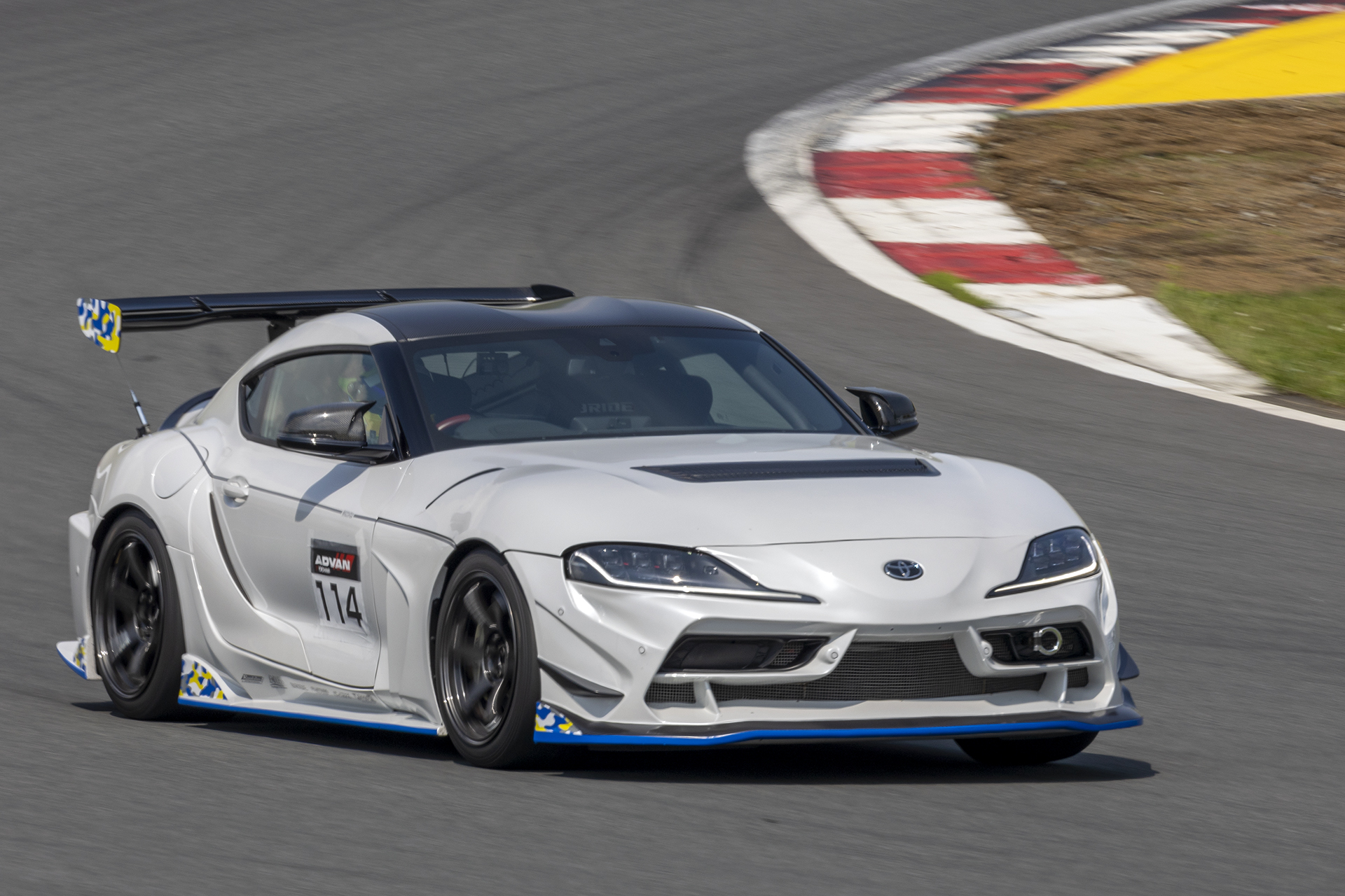 こちらのスープラはNAPAC会員企業 小倉クラッチの車両。ドライバーは小倉クラッチ代表取締役の小倉康宏氏。小倉氏はルーキーレーシングから24時間レースに参戦する。車両はORC ROOKIE GR Corolla H2 Concept