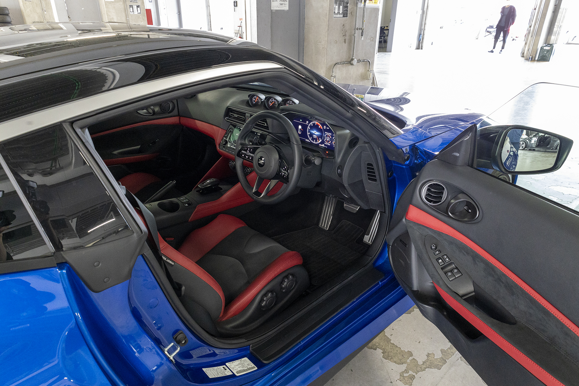 新型フェアレディZの慣熟走行では田村氏が自らステアリングを握った