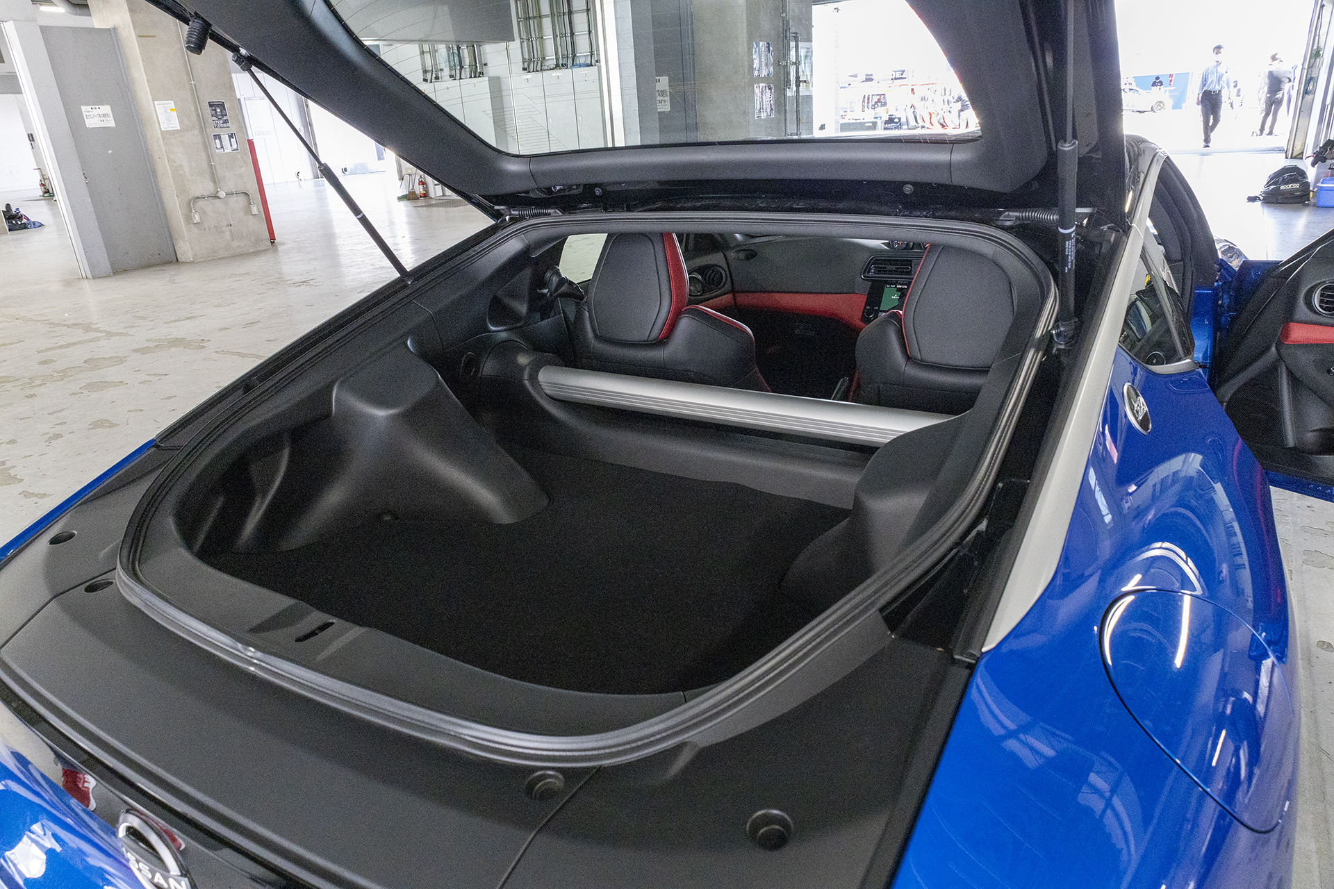 新型フェアレディZの慣熟走行では田村氏が自らステアリングを握った