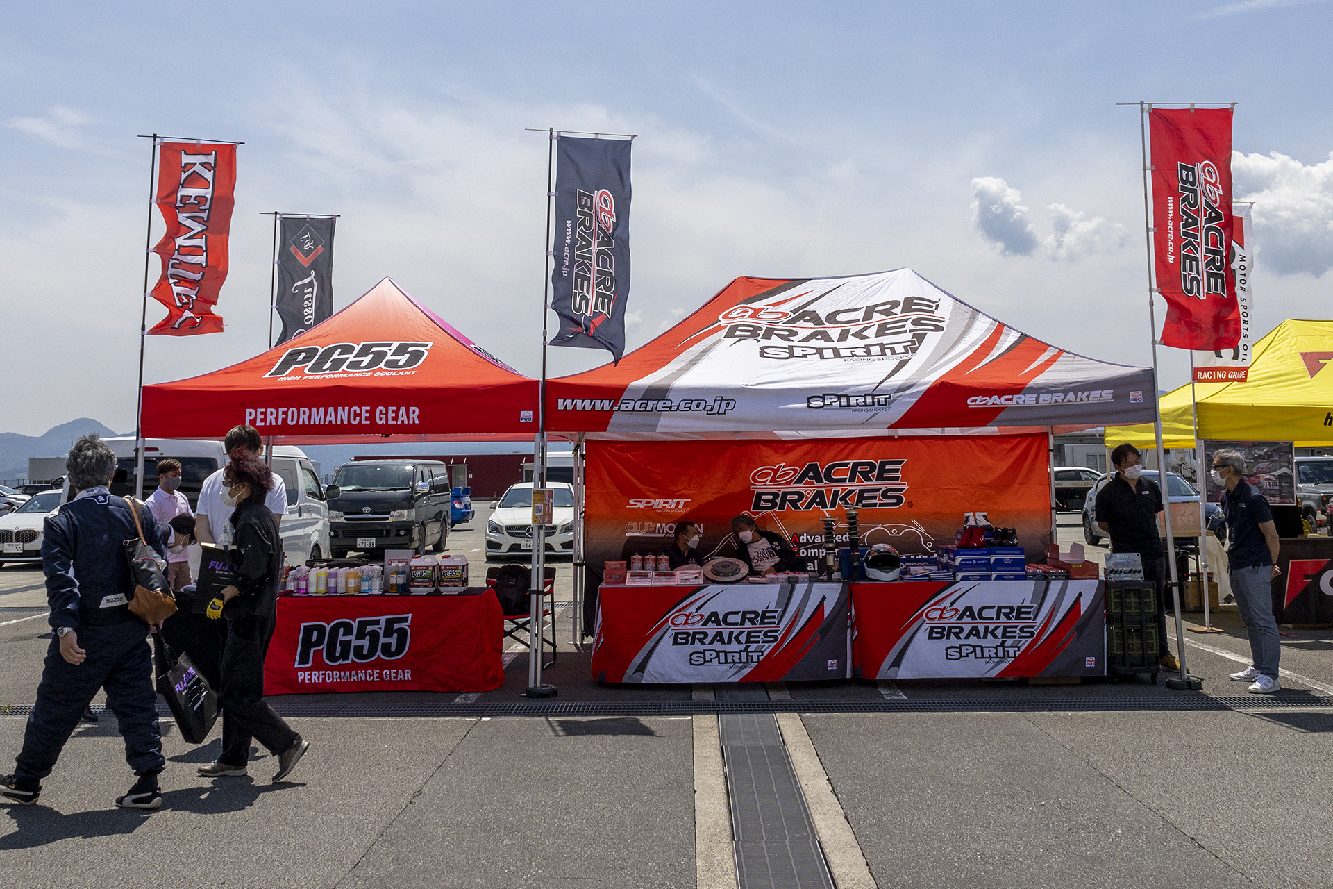 NAPAC加盟メーカーではカスタマイズに使用できるだけでなく、修理に使える純正互換品も扱っている