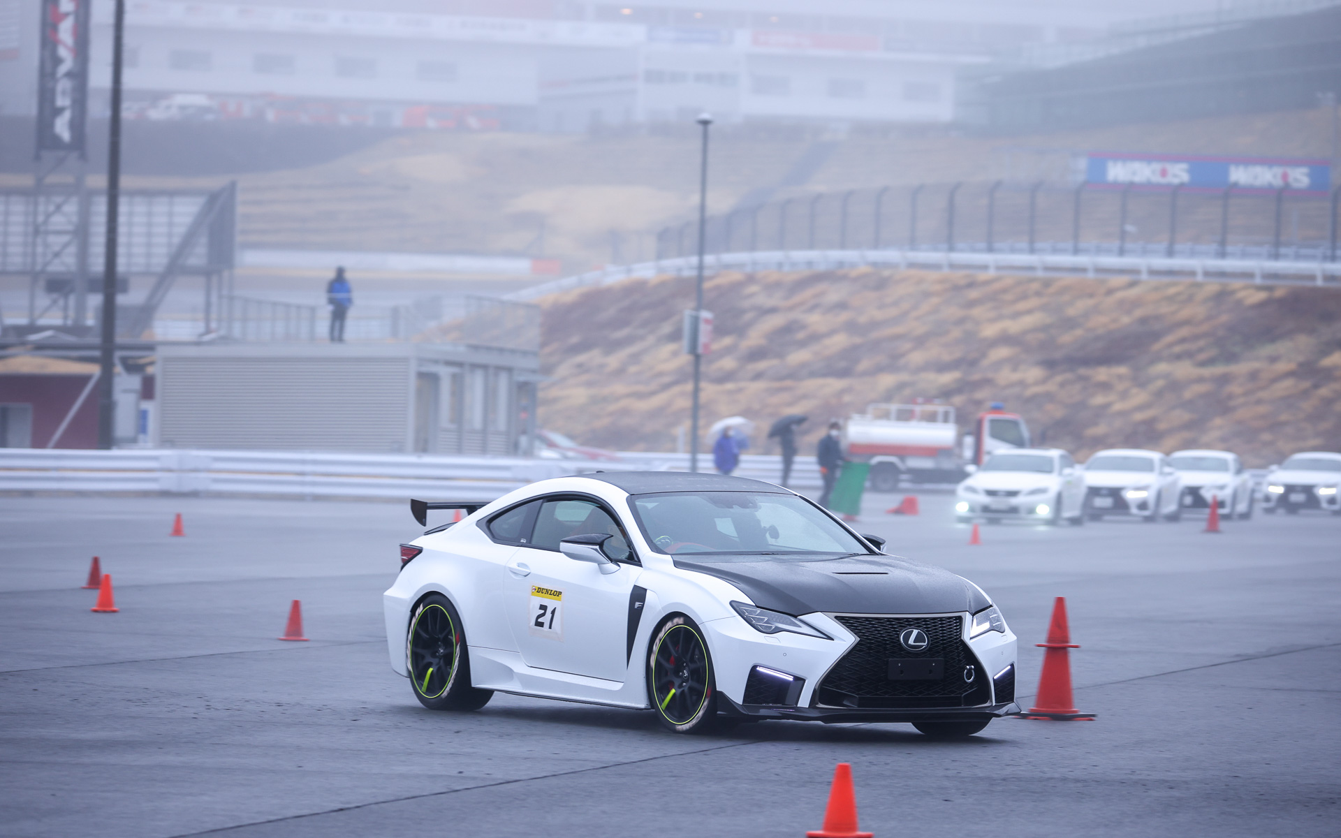 富士スピードウェイは、レクサス Fモデルオーナー向けドライビングレッスンを開催するにあたり、参加者を募集している