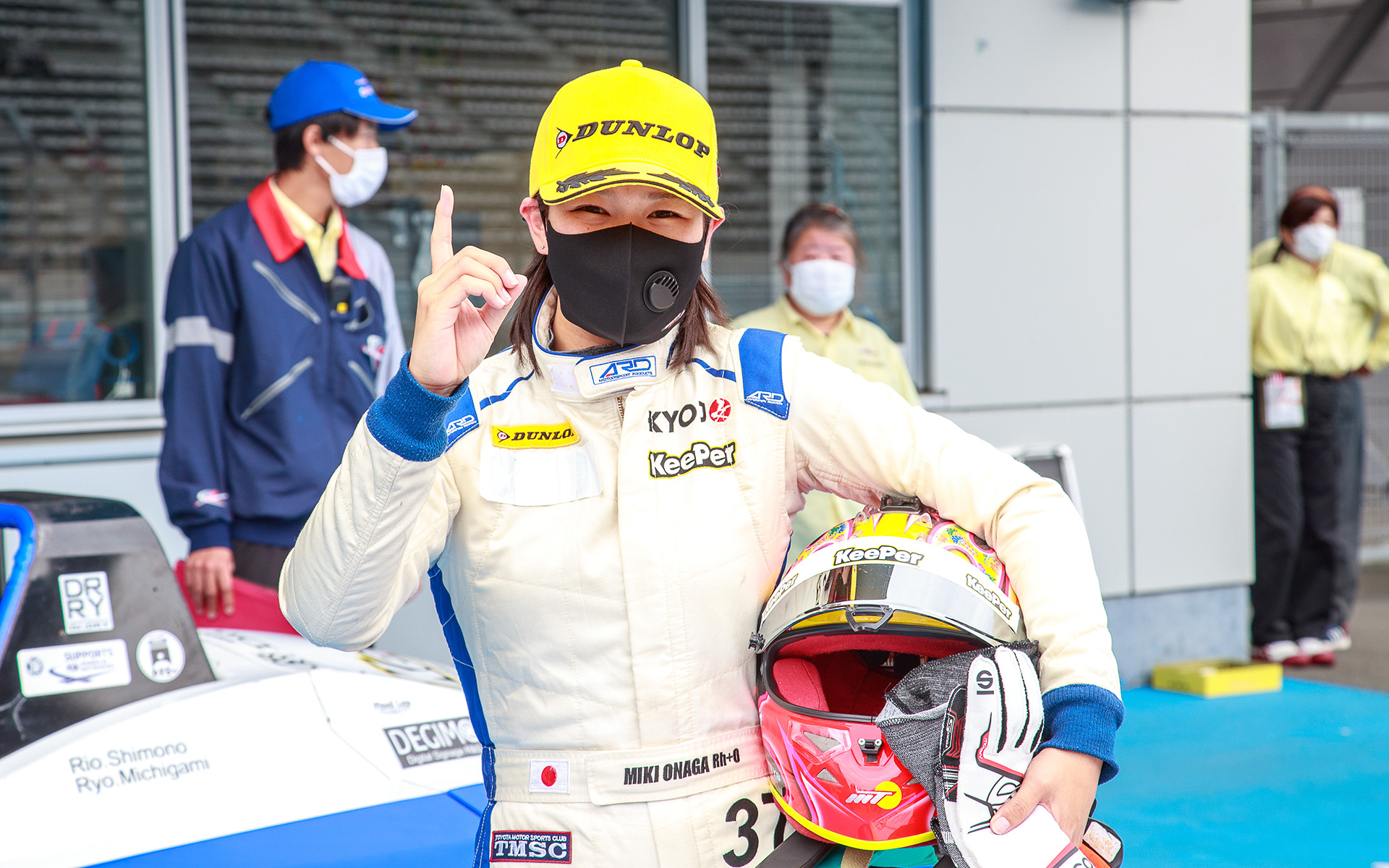 初戦で優勝を果たしたのは37号車 KeePer VITAの翁長実希選手