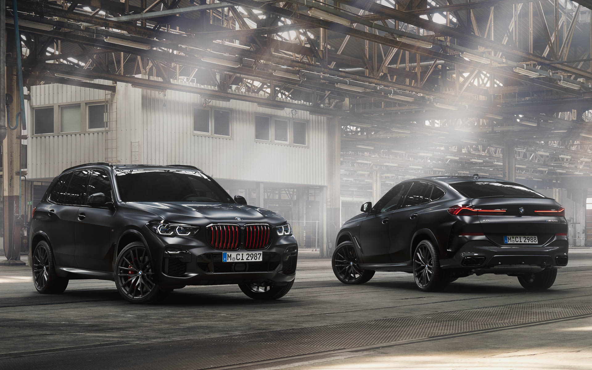 「X5」「X6」限定車「エディション・ブラック・バーミリオン」