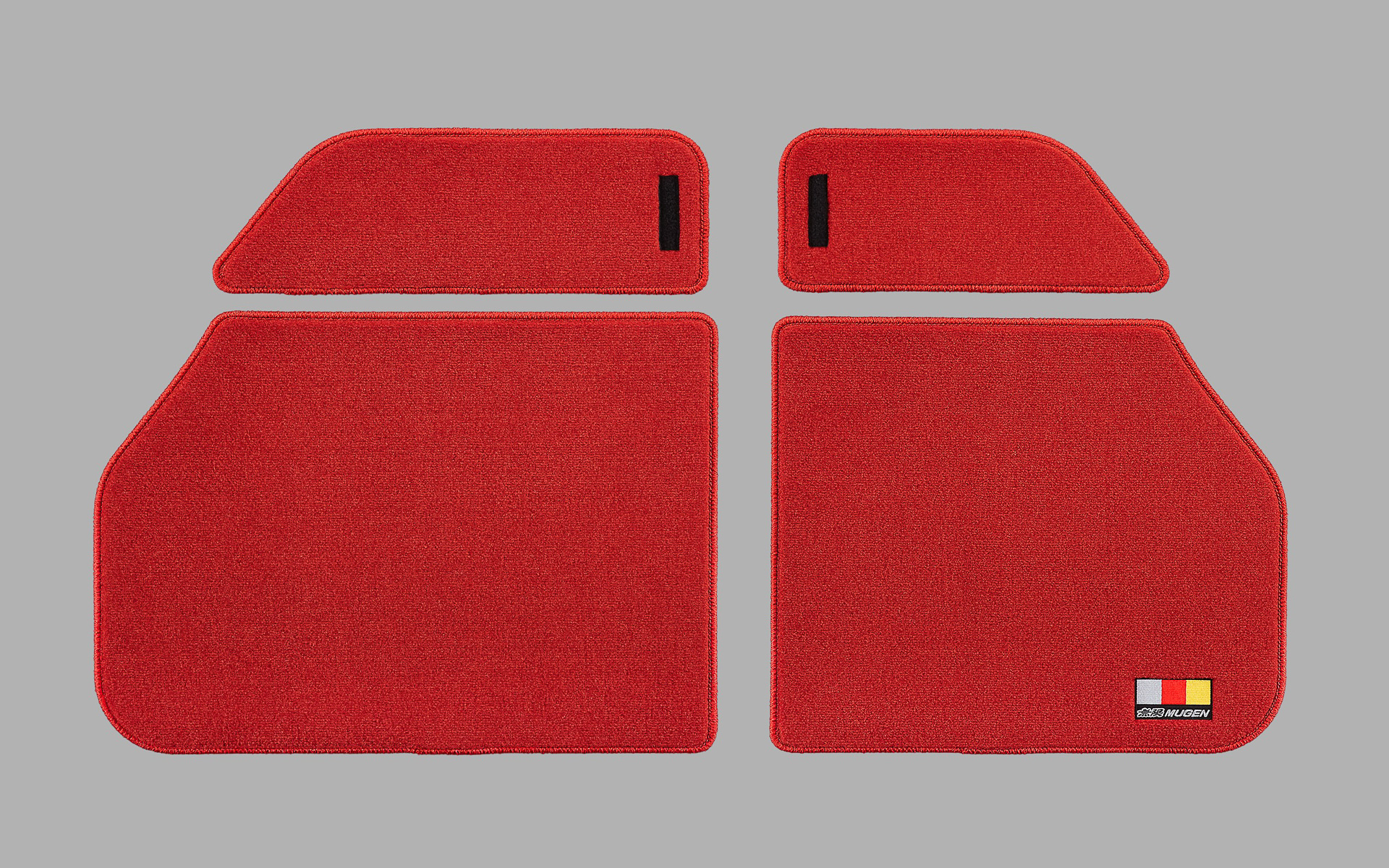 スポーツラゲッジマット（赤：2万6400円/2022年6月末発売予定）