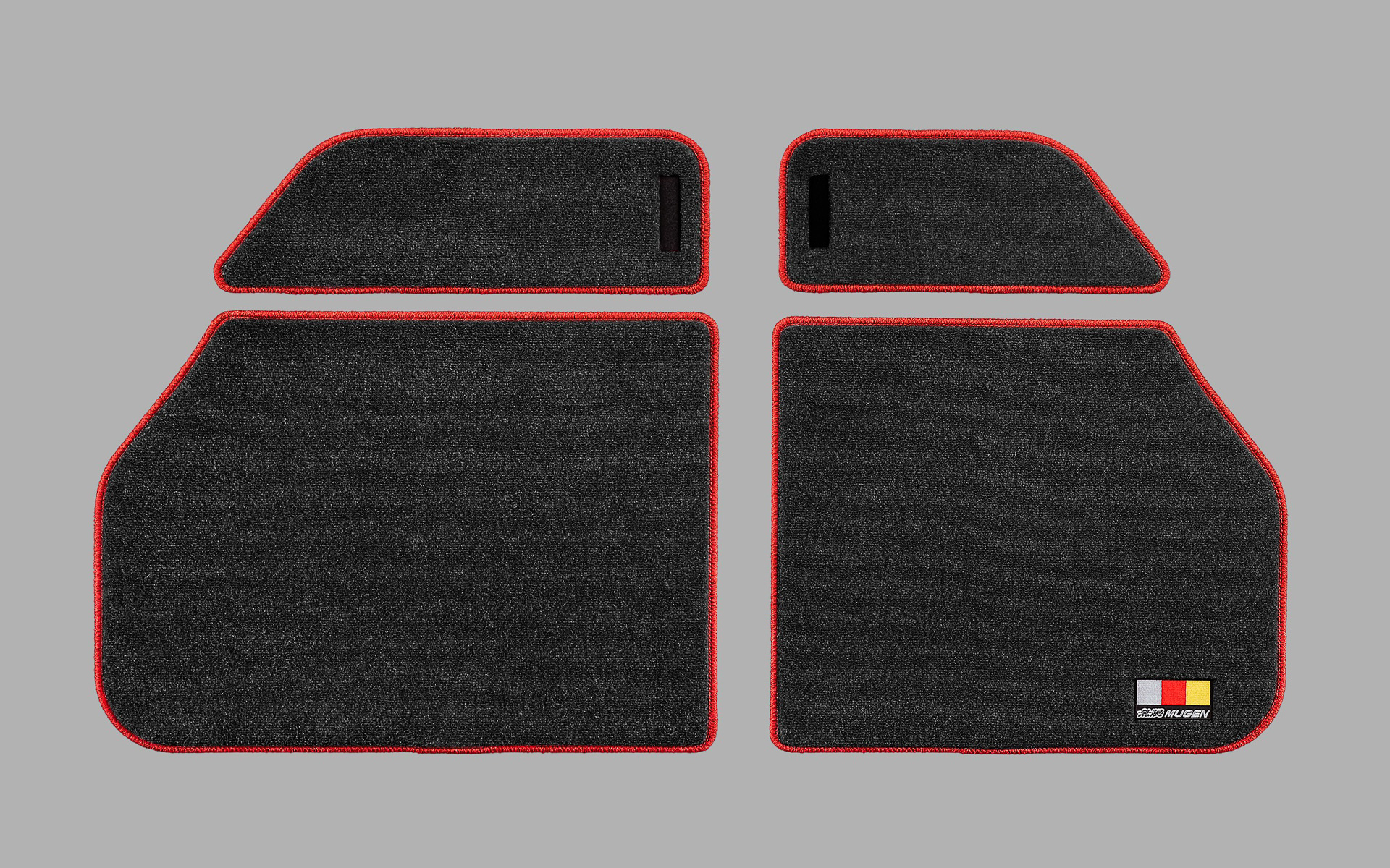 スポーツラゲッジマット（黒：2万5300円/2022年6月末発売予定）