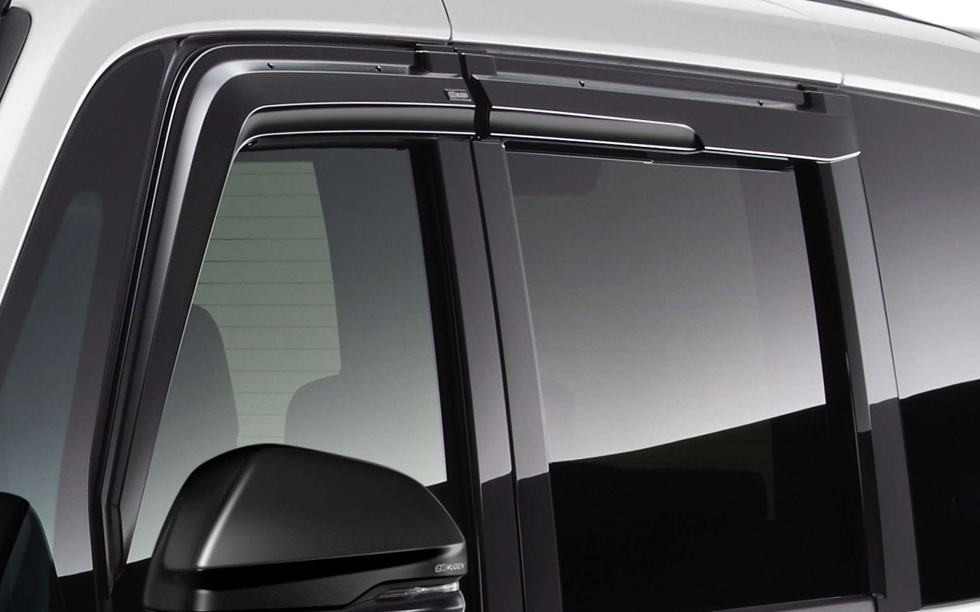 走行時に発生する負圧により空気の排出を効率的に促す「ベンチレーテッドバイザー（3万800円/2022年7月発売予定）」