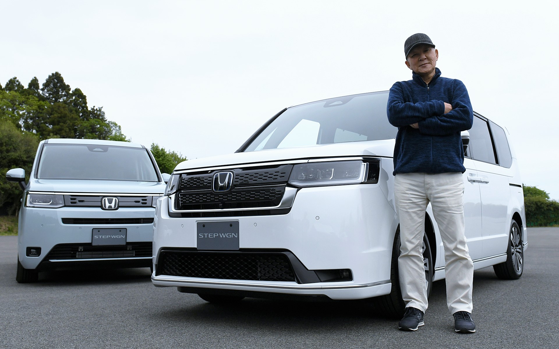 ホンダの栃木研究所の構内で新型ステップワゴンを試乗してきた。白いボディが「スパーダ（SPADA）」で、水色のボディが「エアー（AIR）」