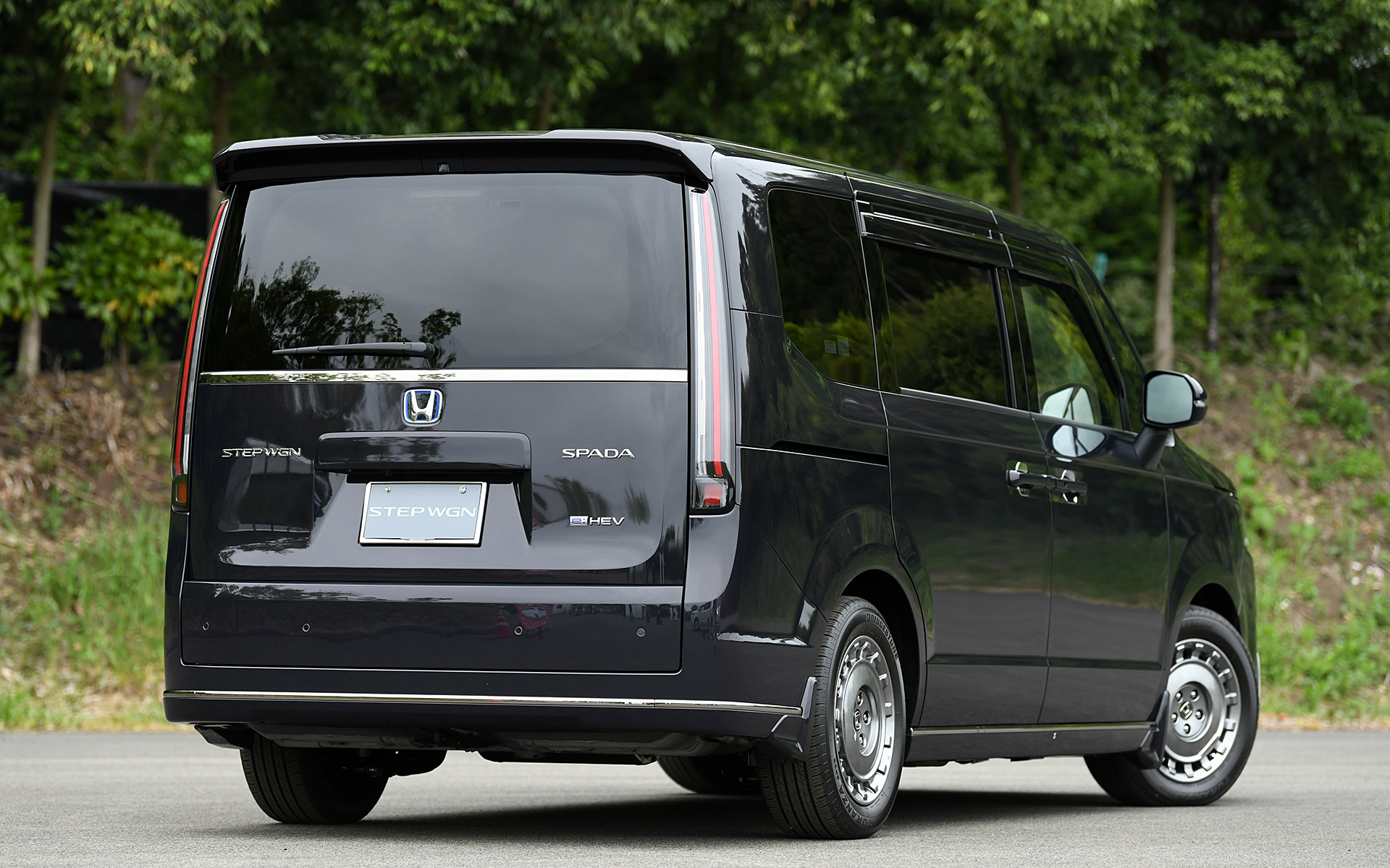 スパーダをベースにした「EMOTIONAL SOLID」