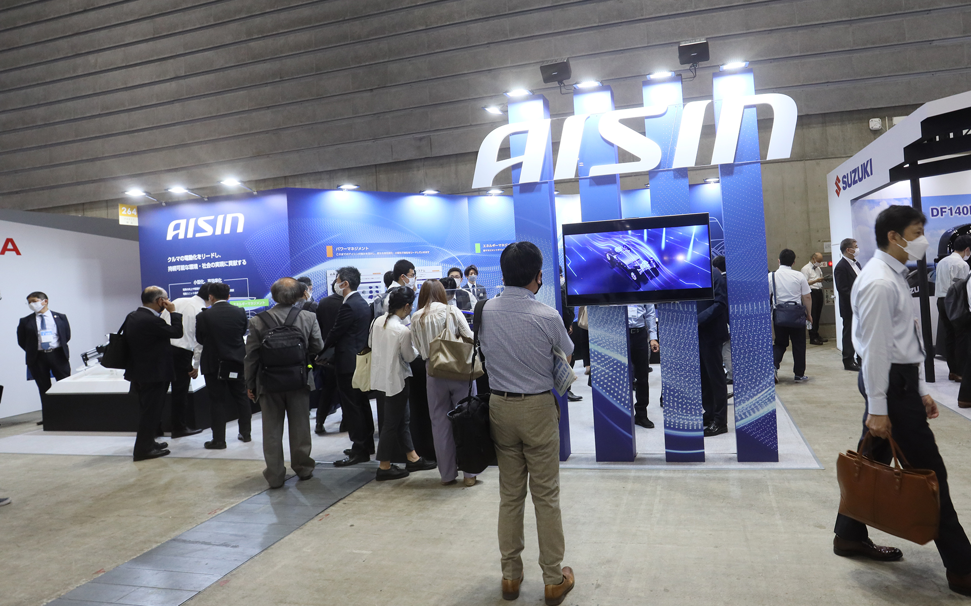 人とくるまのテクノロジー展2022のアイシンブース