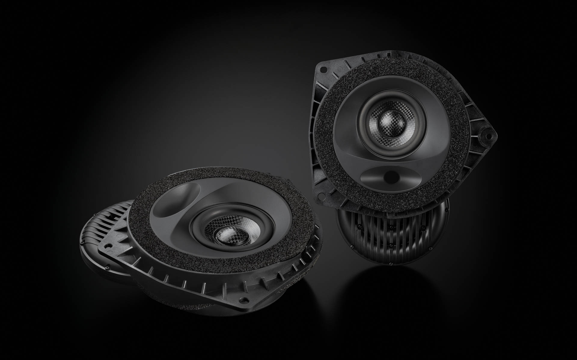 ハイエース（200系）向け高品質スピーカーパッケージ「SF-H201M」