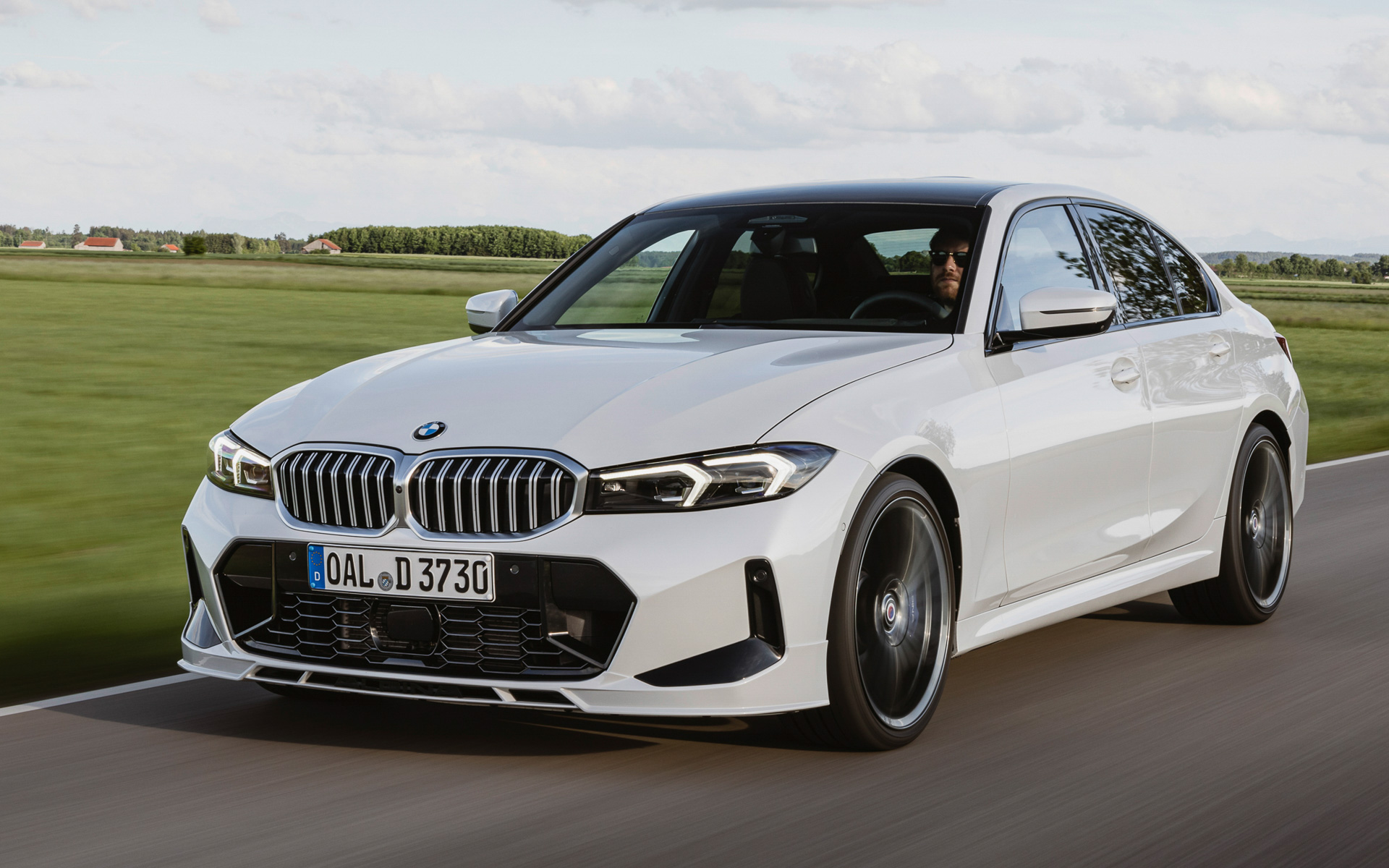 アルピナから新型「BMW ALPINA D3 S」の予約が開始された。写真はクーペタイプのBMW ALPINA D3 S Limousine