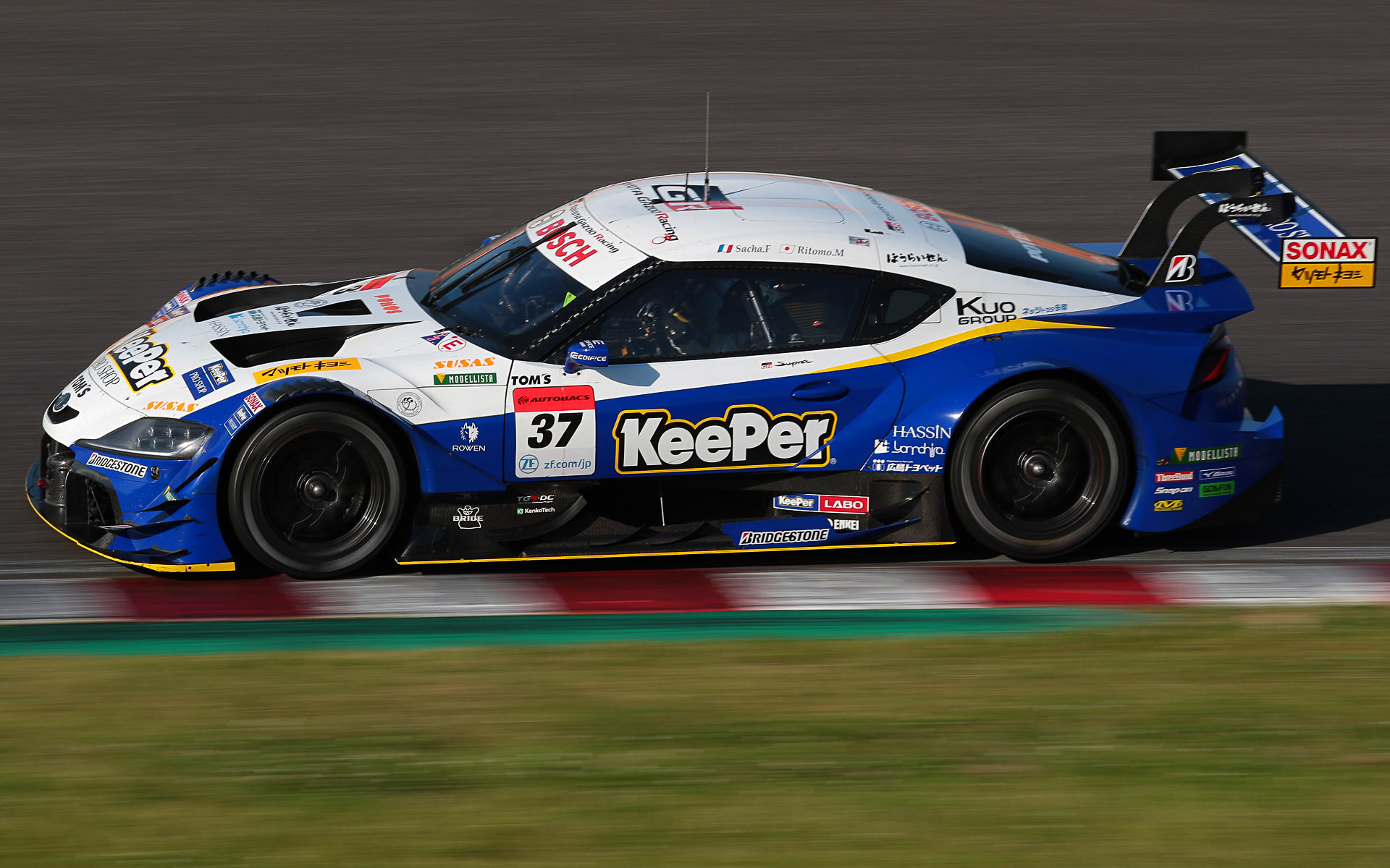 3位は37号車 KeePer TOM'S GR Supra（サッシャ・フェネストラズ/宮田莉朋組、BS）