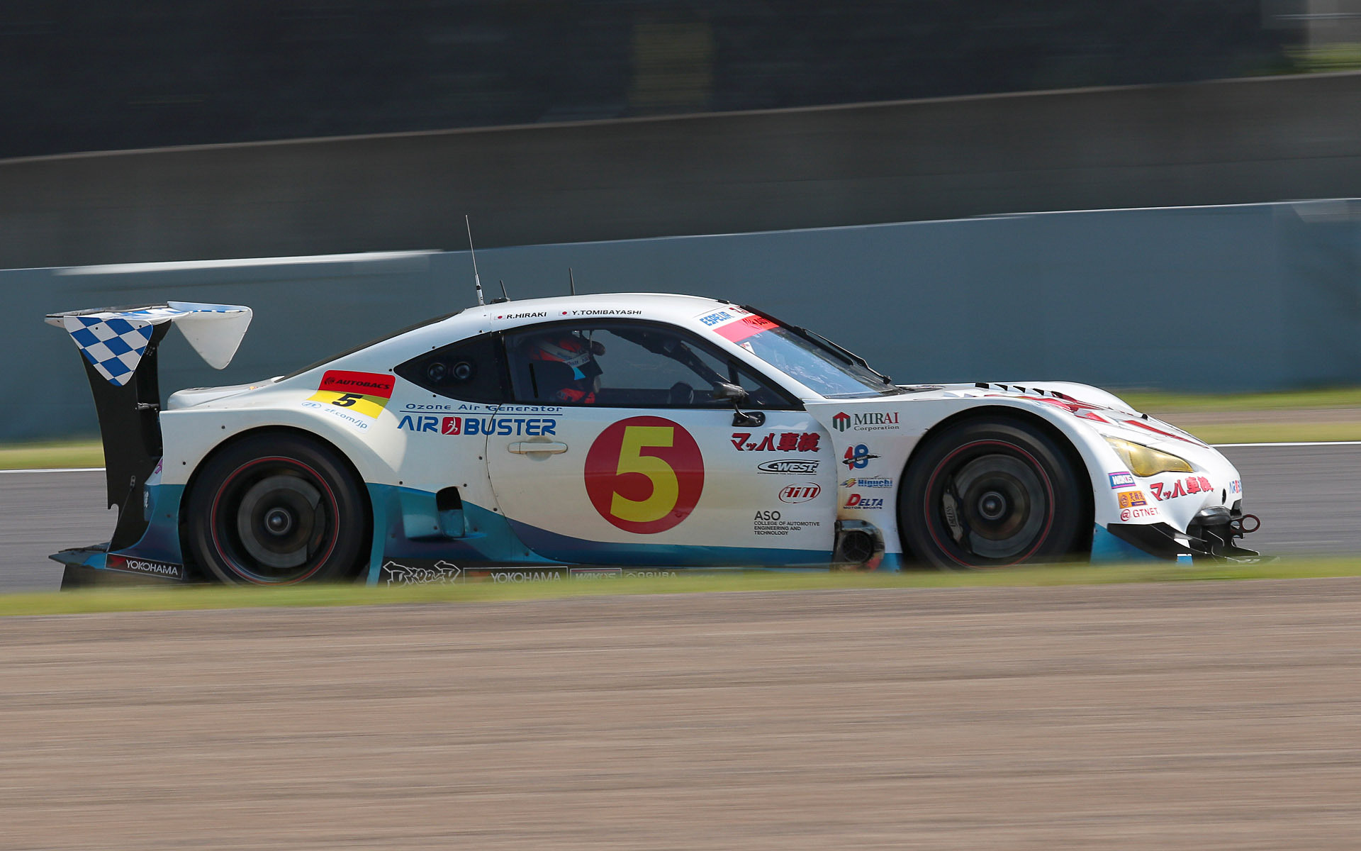 2位に入った5号車 マッハ車検 エアバスター MC86 マッハ号（冨林勇佑/平木玲次組、YH）