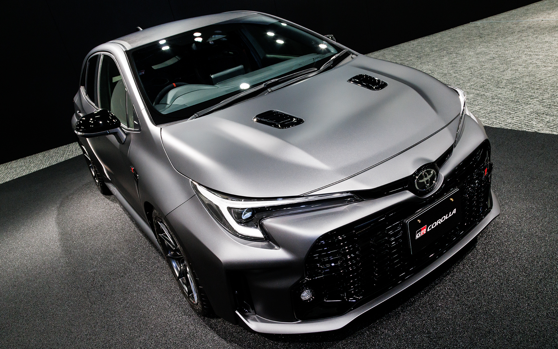 GRカローラ モリゾウエディション。ボディカラーは専用設定となるマットスティール