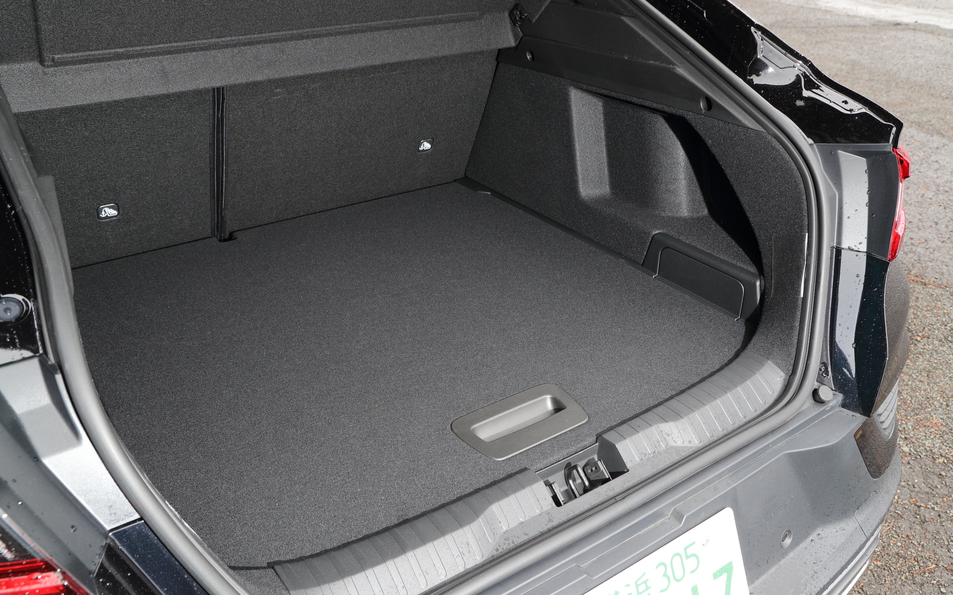 フロアボードは高さが変えられる