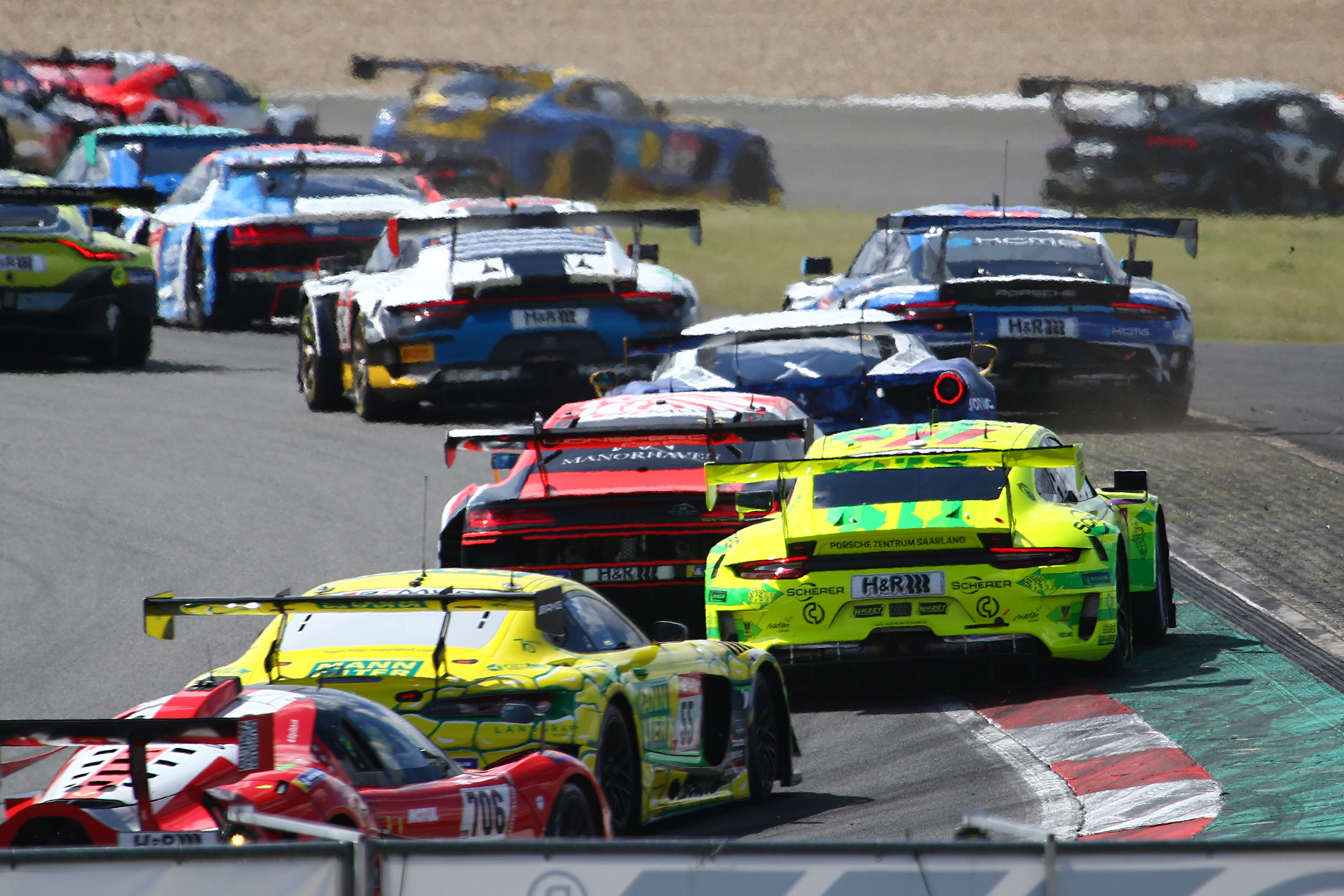 昨年の覇者 1号車 Manthey-Racing GmbH のポルシェ911 GT3R（991 II）