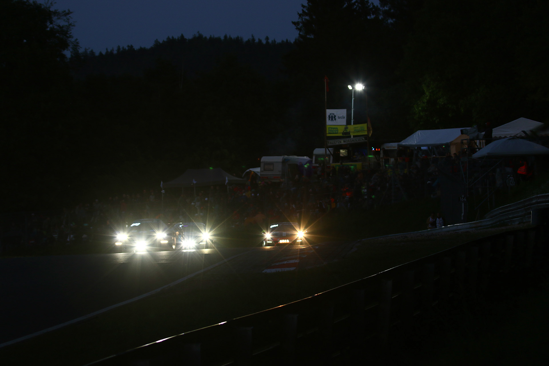 夕日が沈み夜に突入