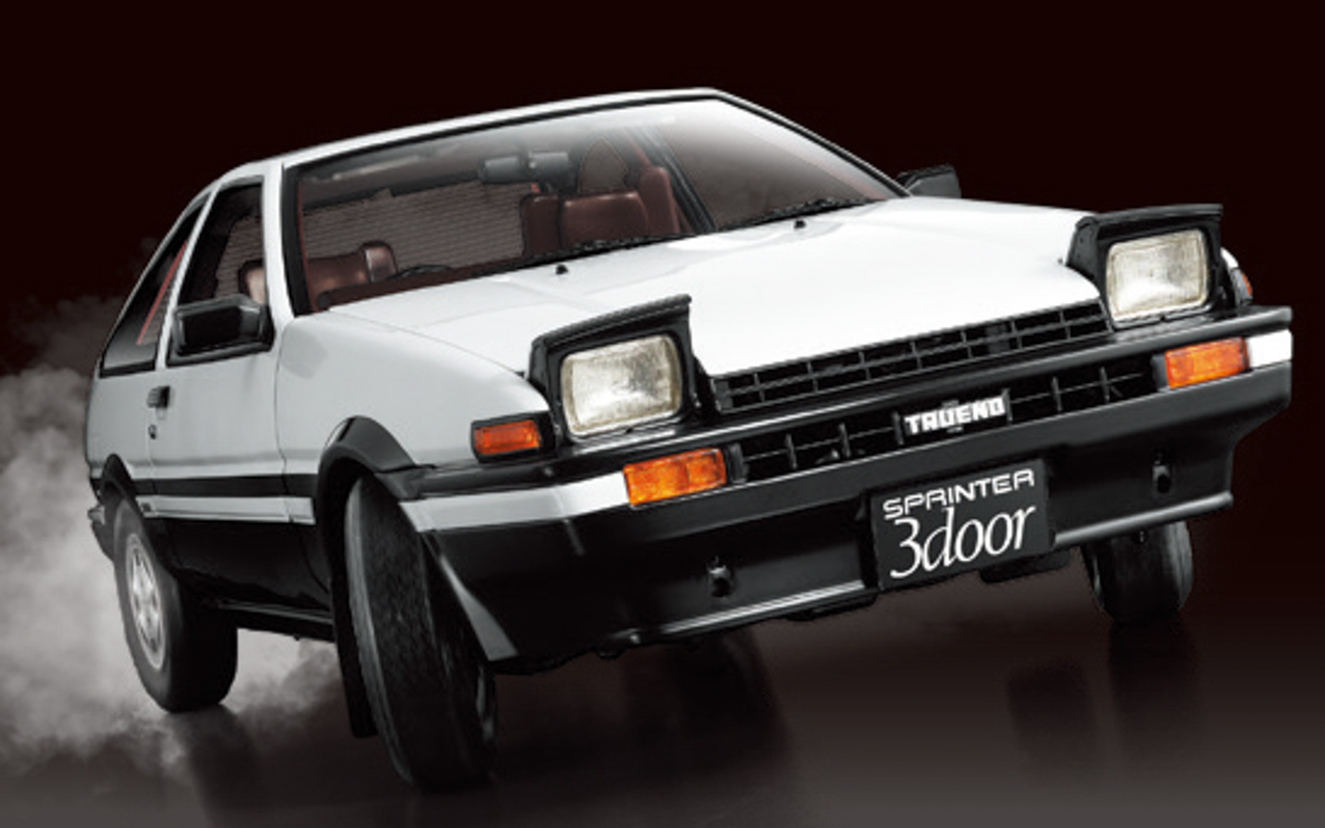 唸る!ハチロクトレノ：ボディに組み込んだスピーカーから、始動からアイドリング、走行、加速時のエンジンサウンドを再生。激走するハチロクトレノの咆哮を実感できる