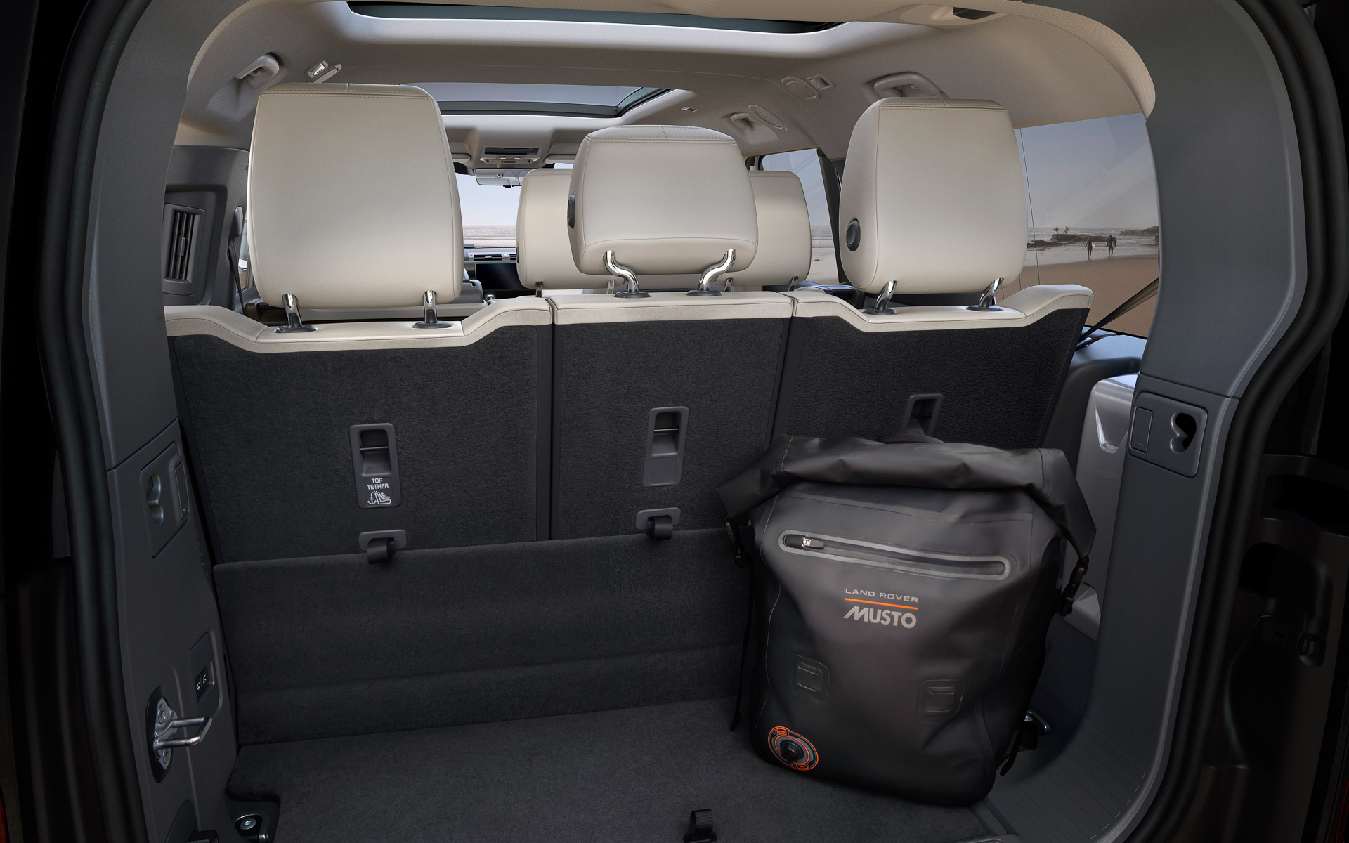 インテリアではインフォテインメント「Pivi Pro」や空気清浄システムプラスなどを標準装備