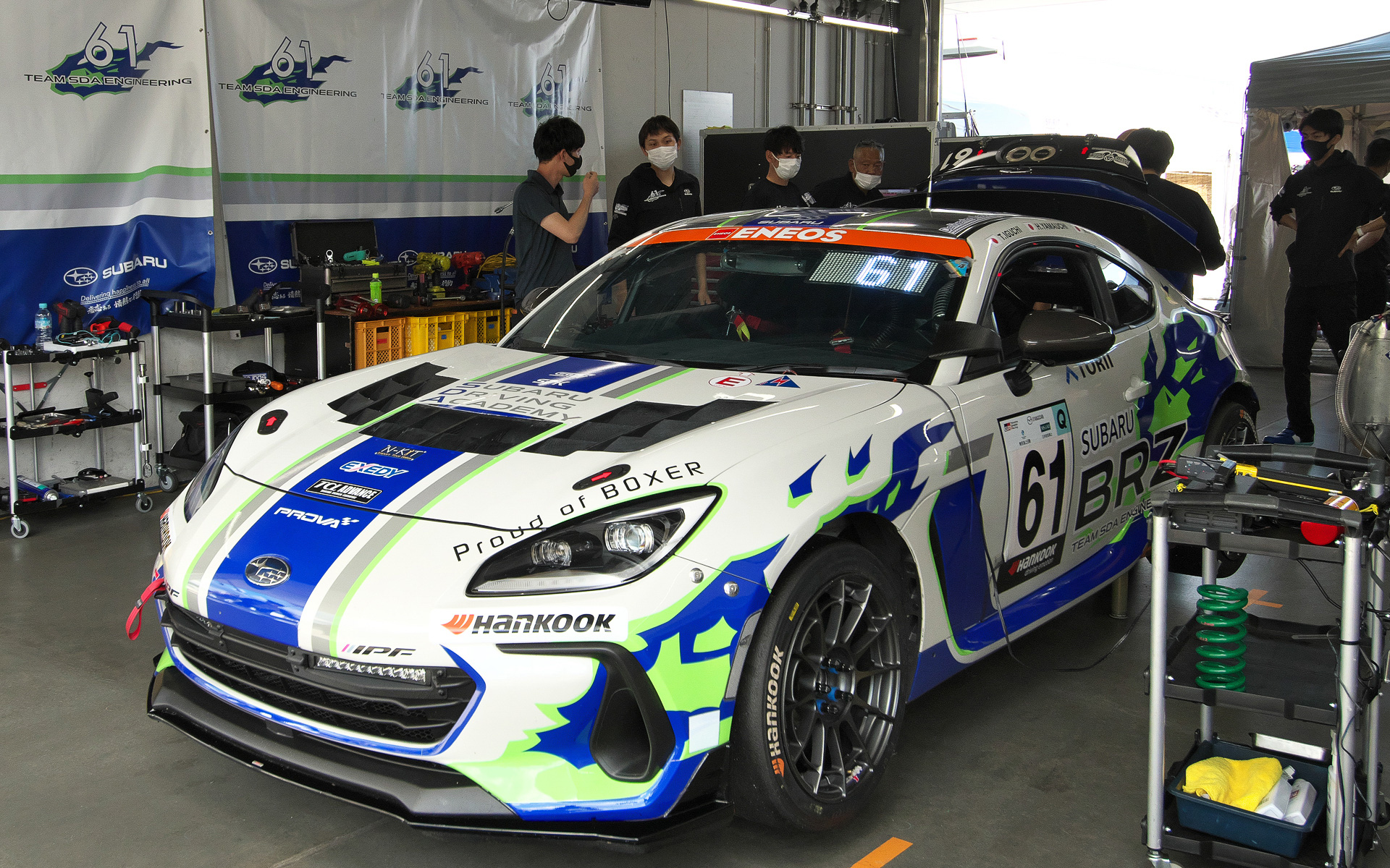 6月2日、練習走行時の61号車。ボンネットも塗装され本番に挑む